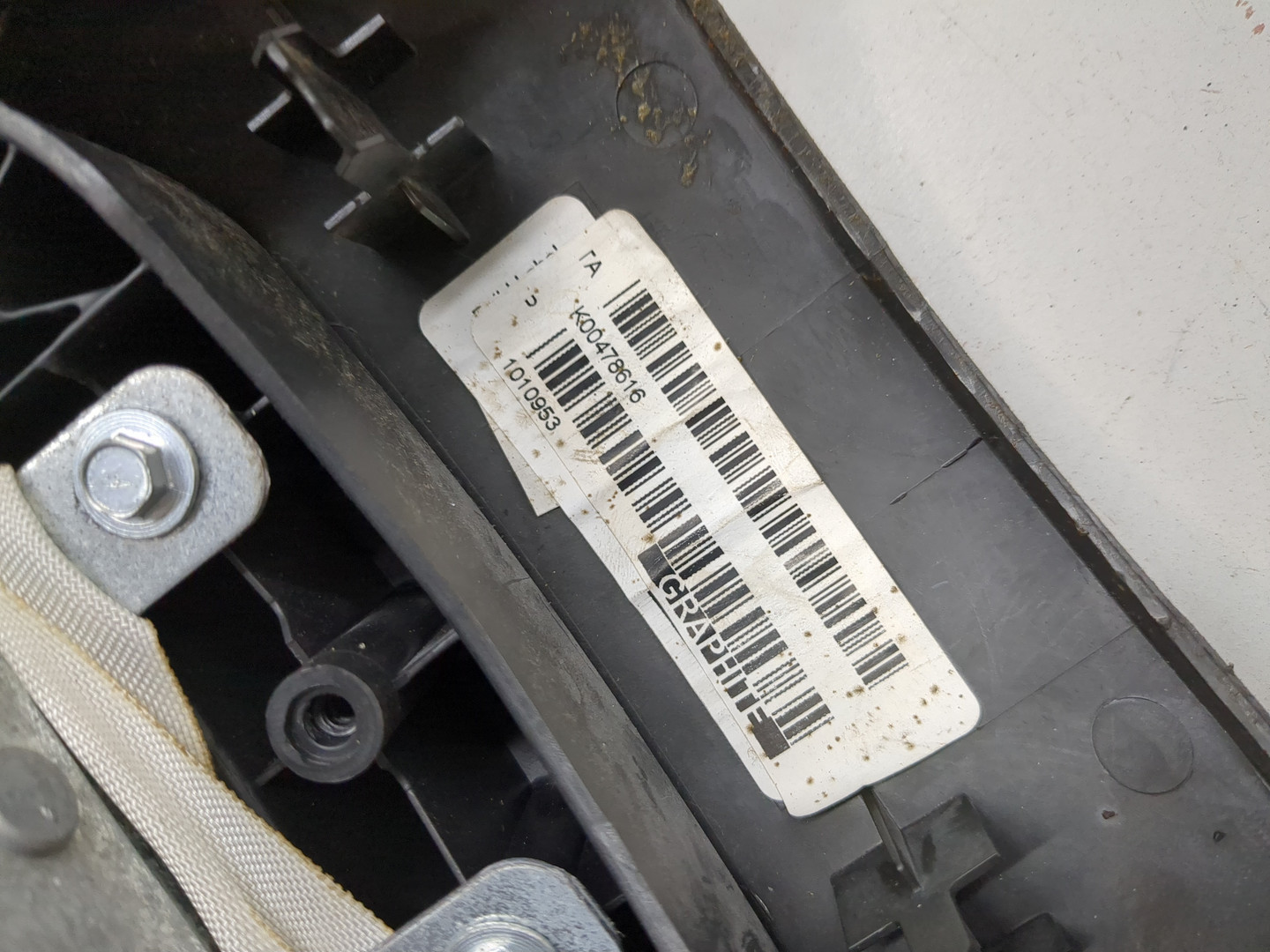 Подушка безопасности пассажирская (в торпедо)