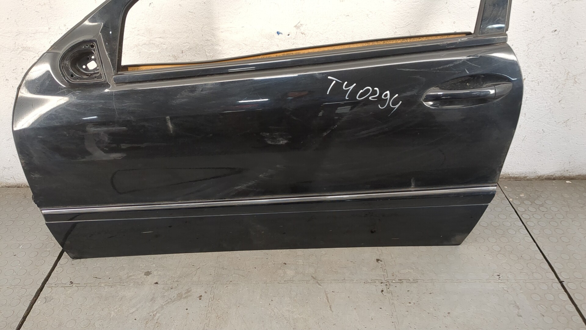 Дверь передняя левая