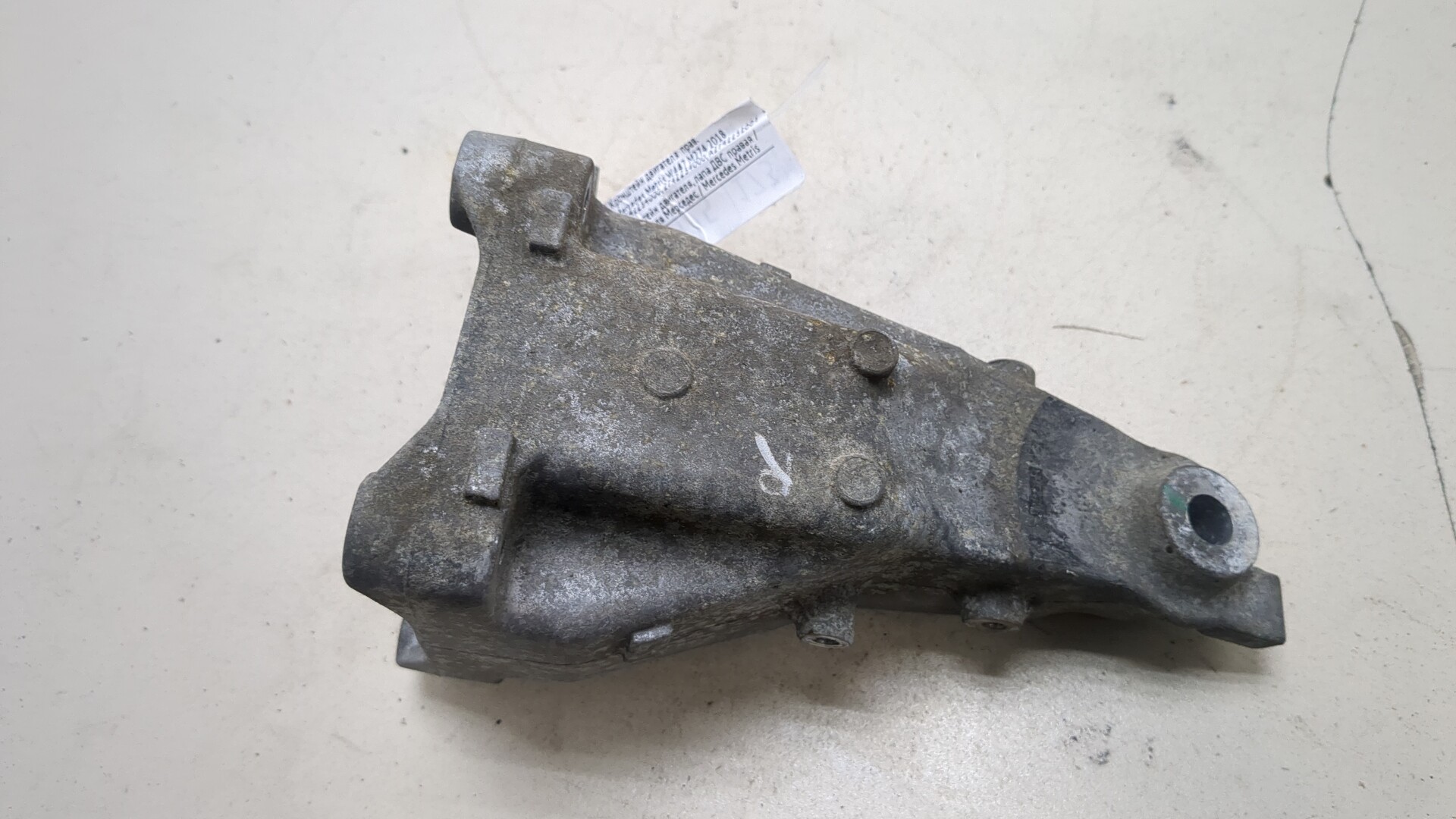 Кронштейн двигателя