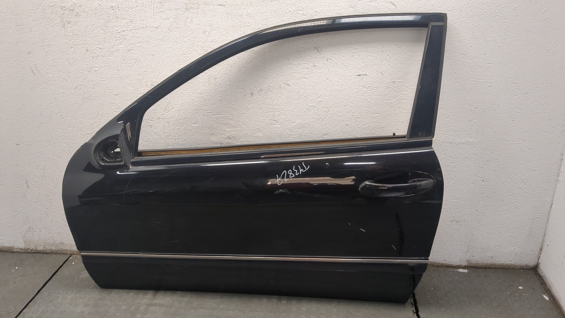 Дверь передняя левая