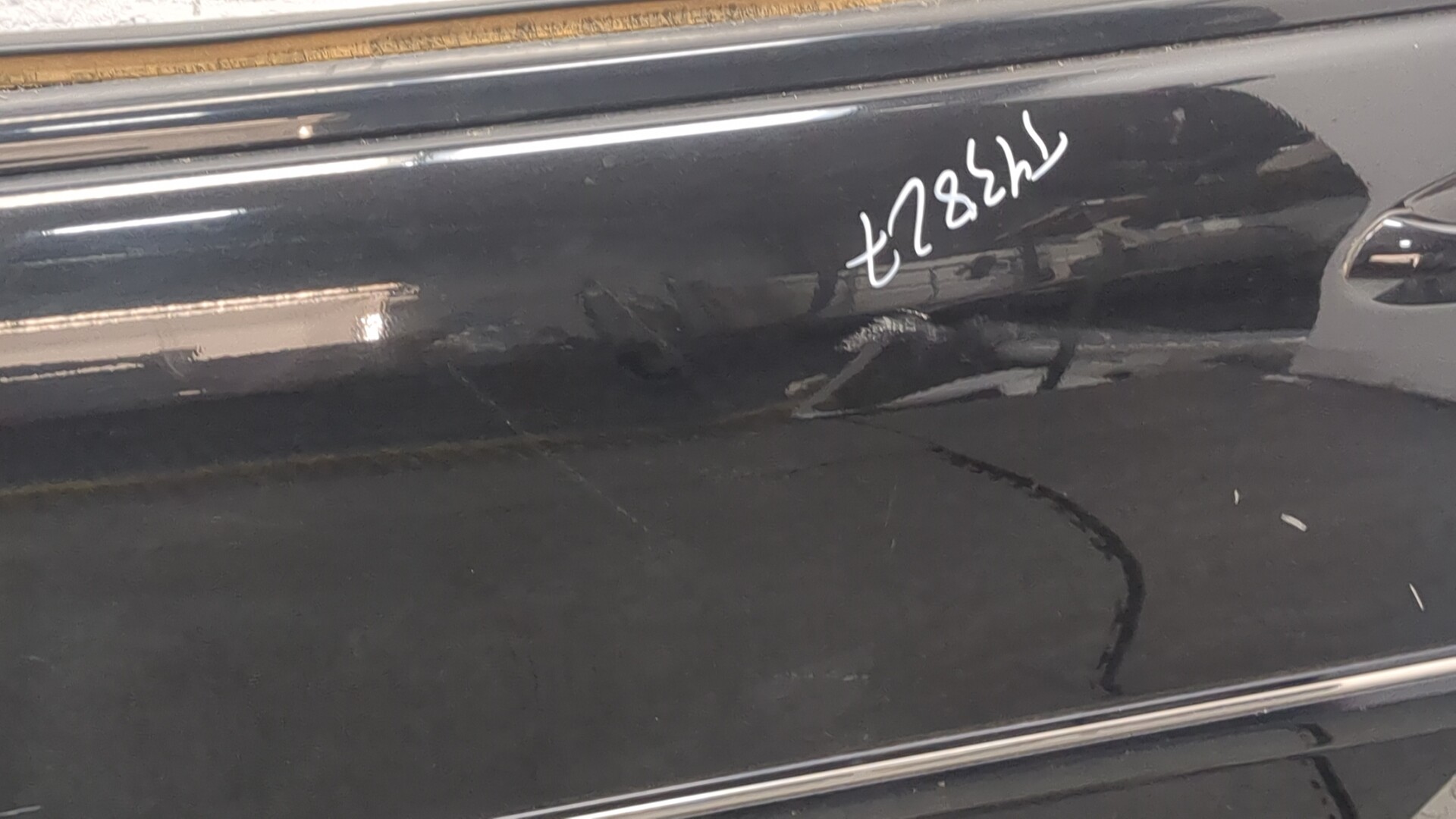 Дверь передняя левая