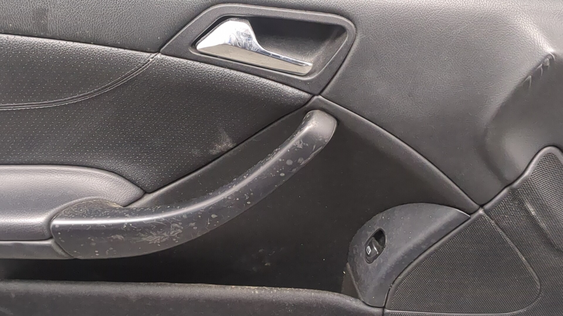 Дверь передняя левая