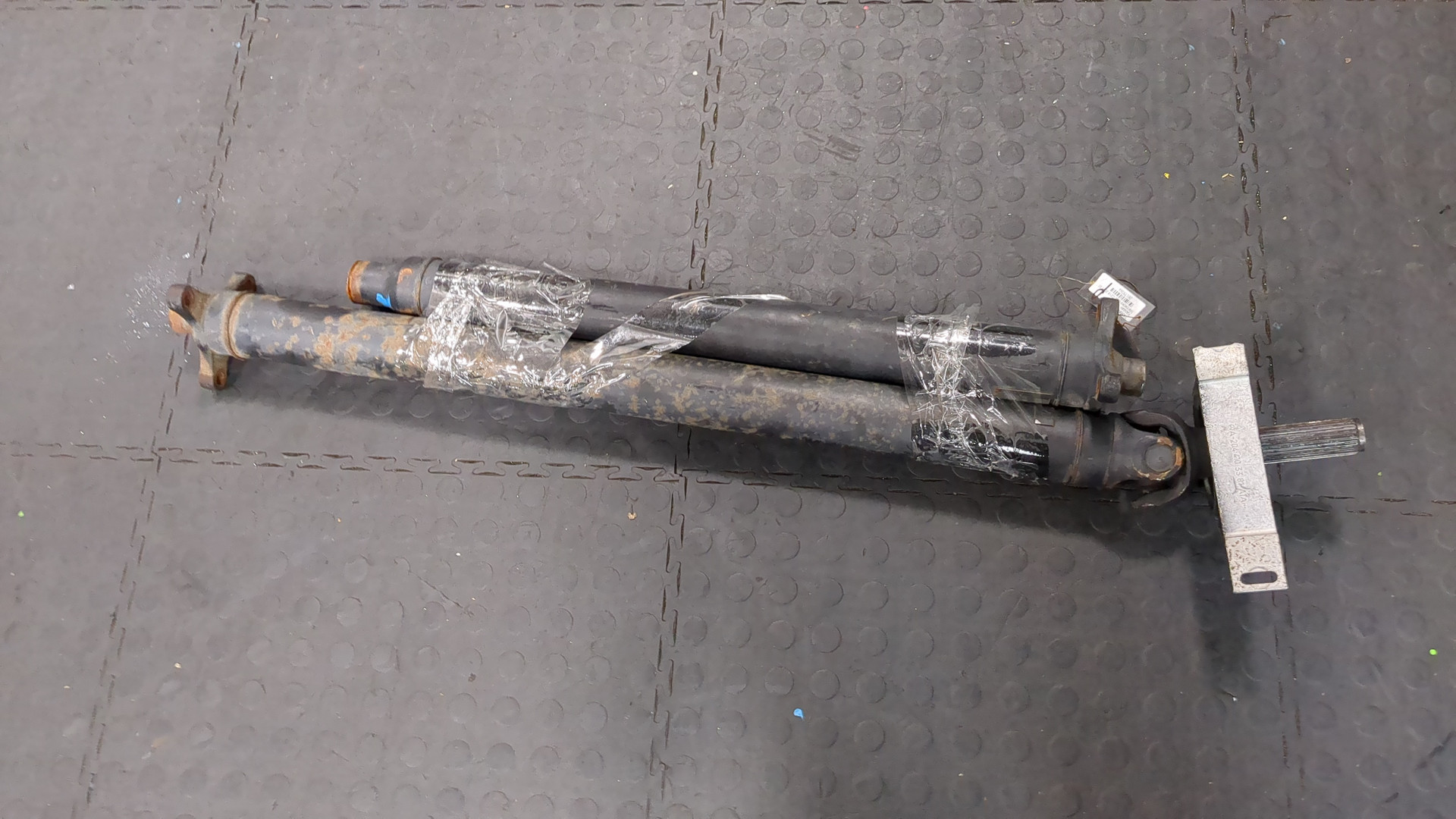 Вал карданный задний