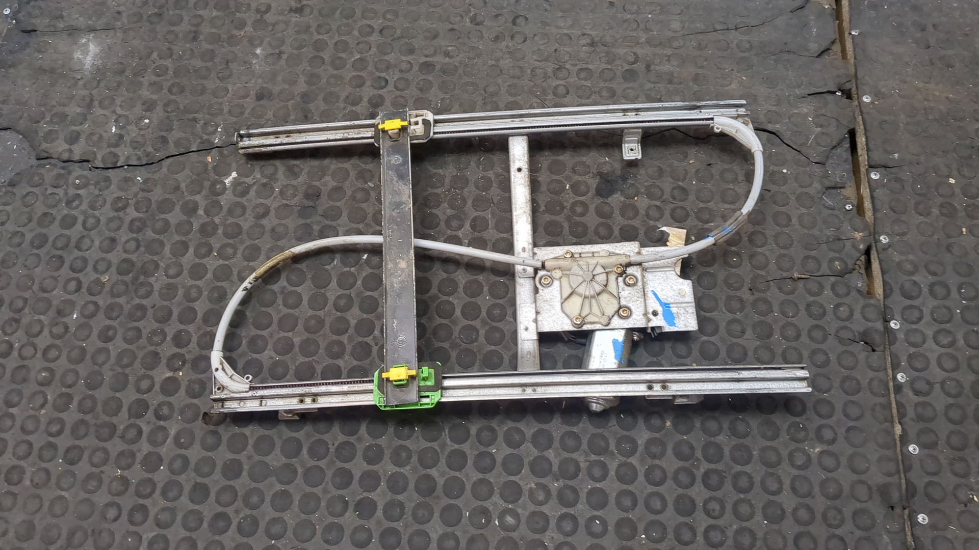 Стеклоподъемник электр. передний левый