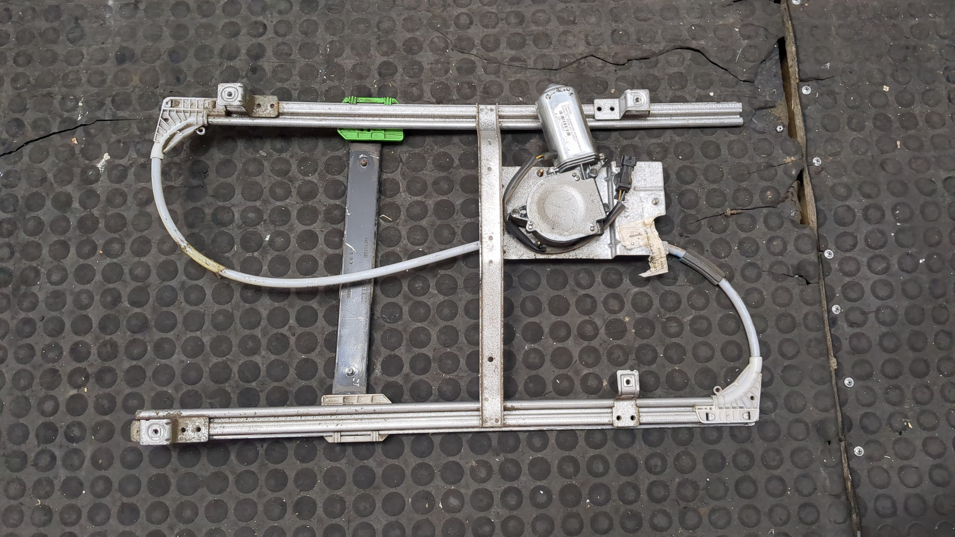Стеклоподъемник электр. передний левый