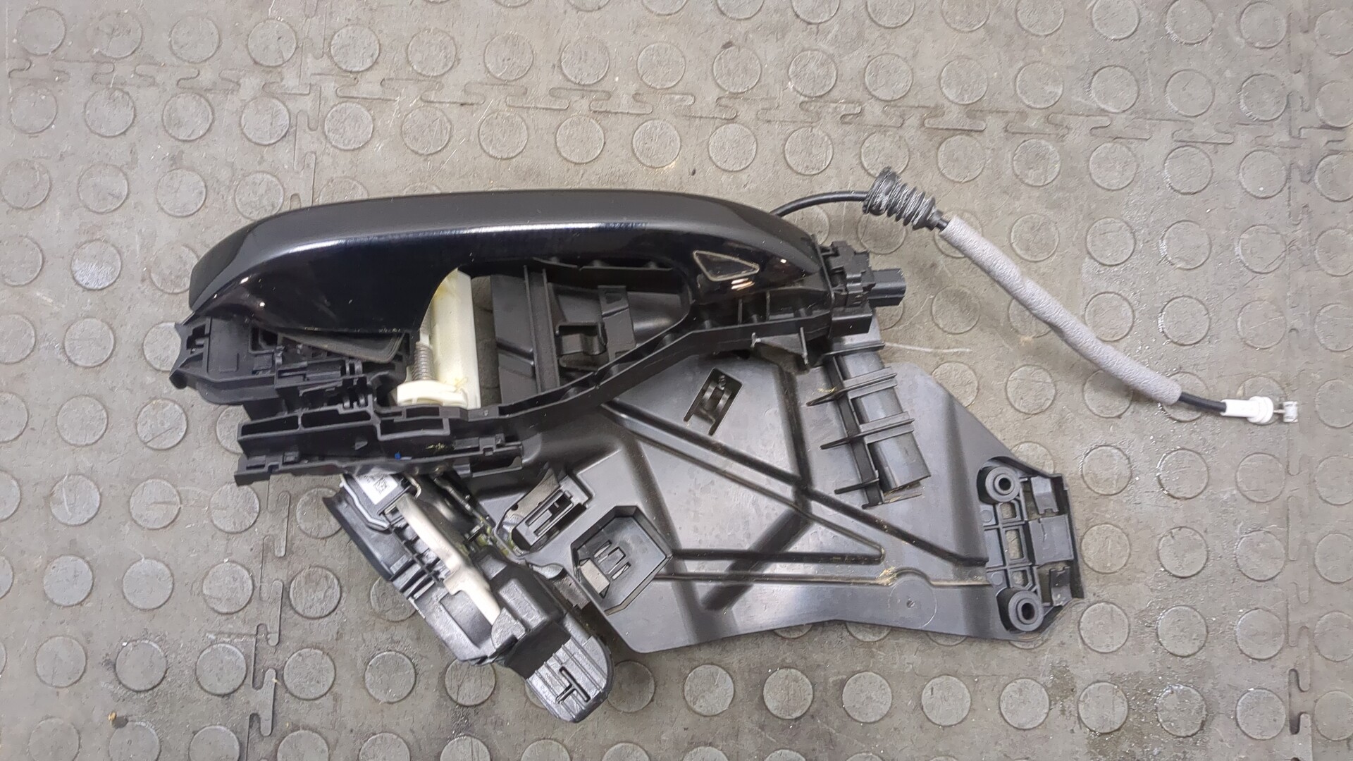 Замок двери задней правой