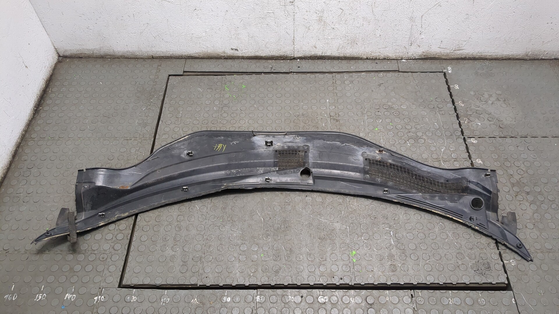 Решетка стеклоочистителей (Жабо)