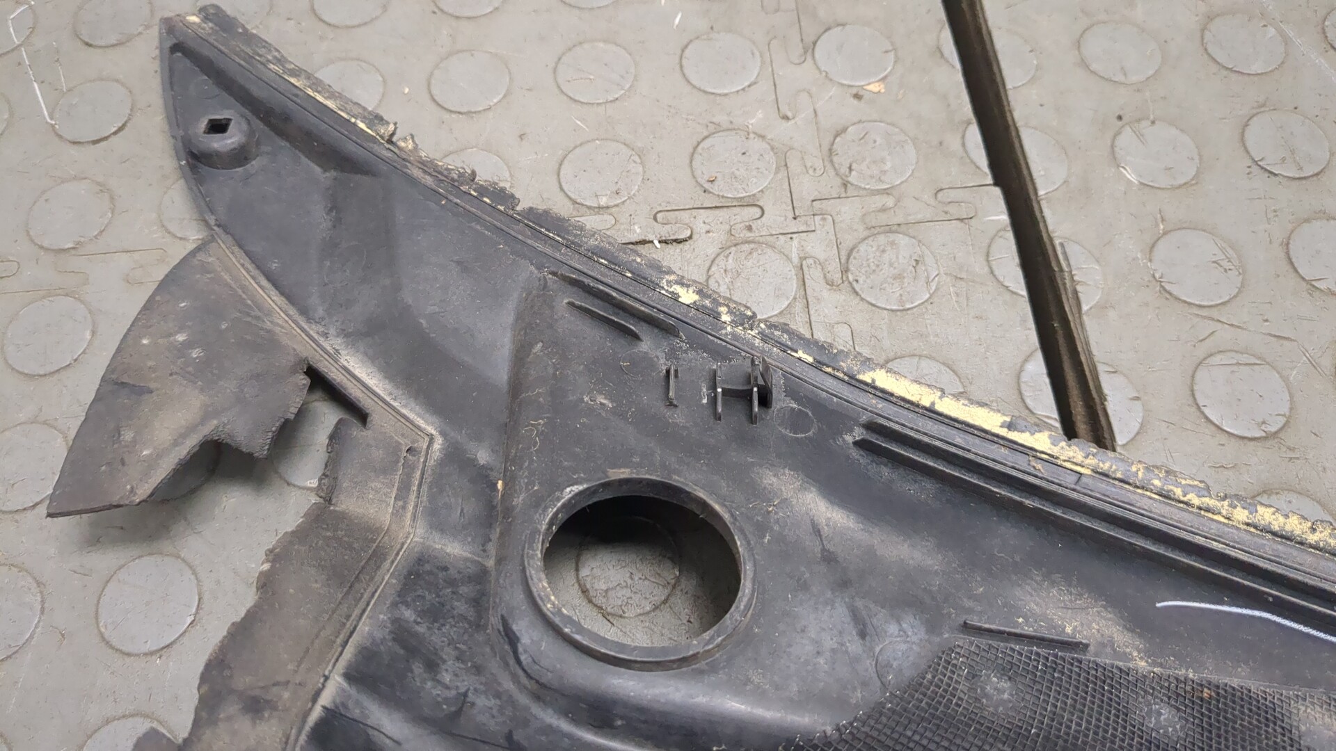 Решетка стеклоочистителей (Жабо)