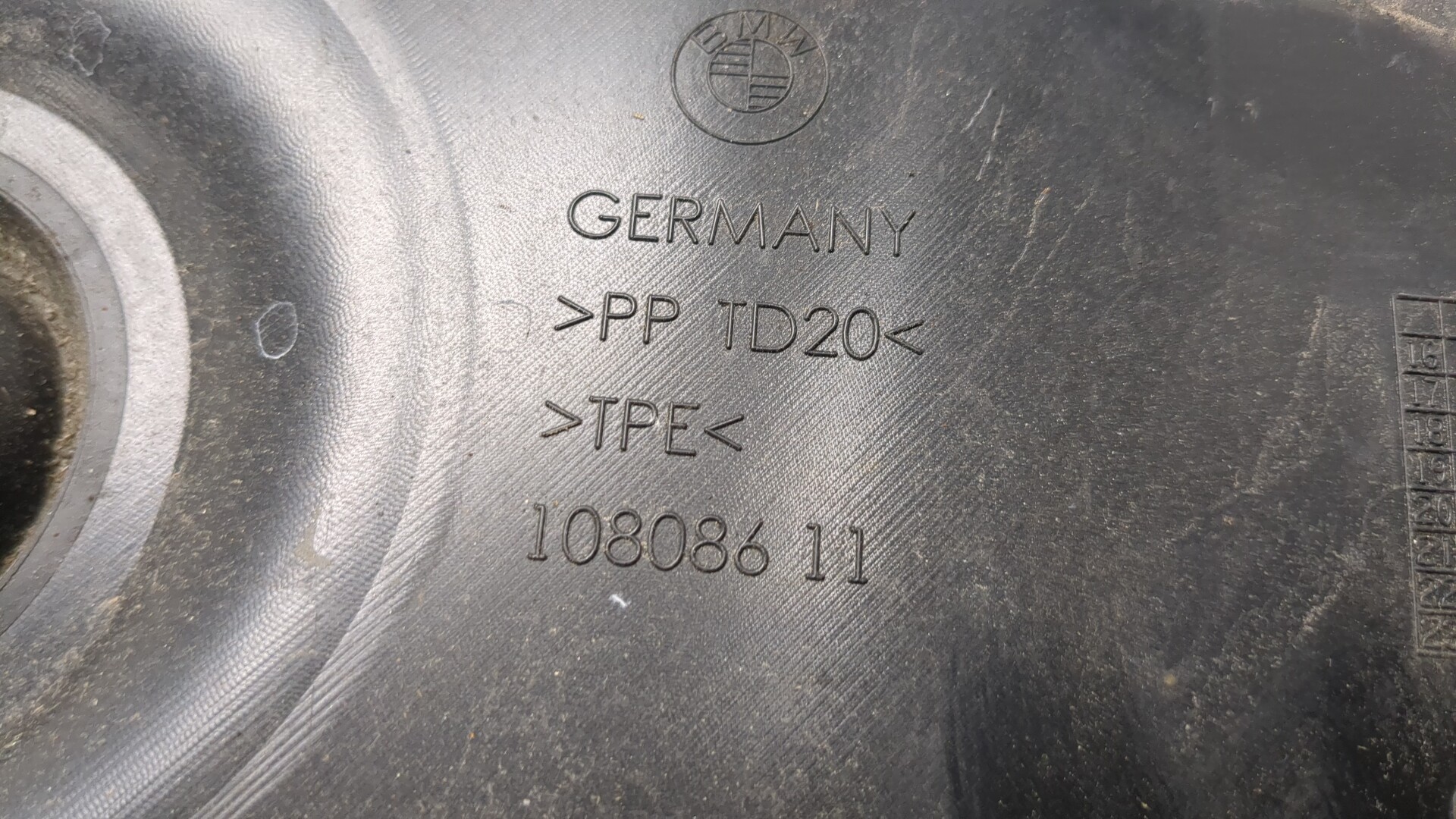 Решетка стеклоочистителей (Жабо)