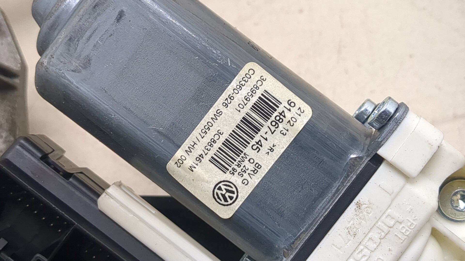 Стеклоподъемник электр. передний левый