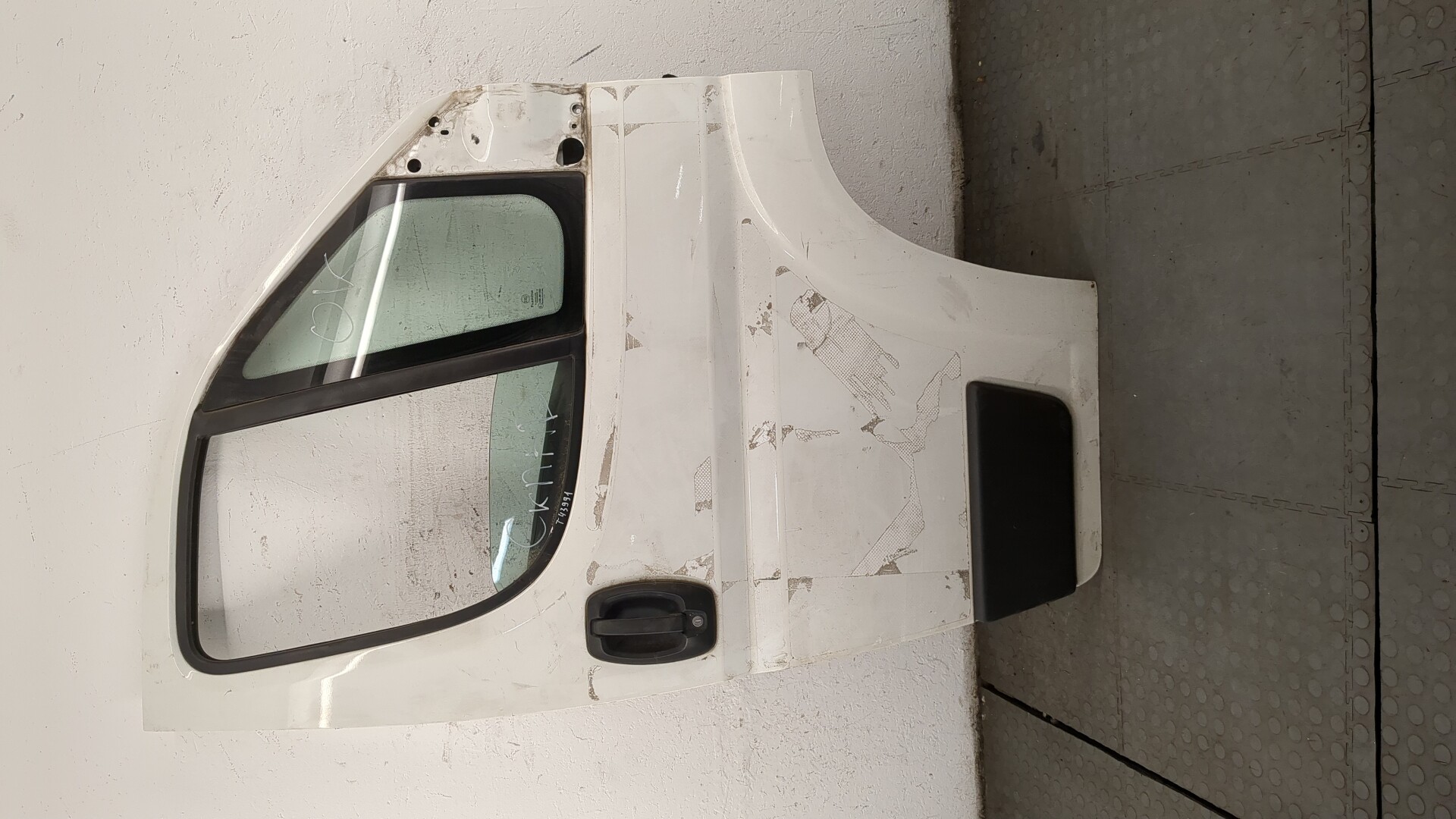 Дверь передняя правая