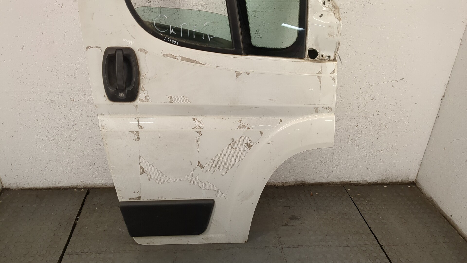 Дверь передняя правая