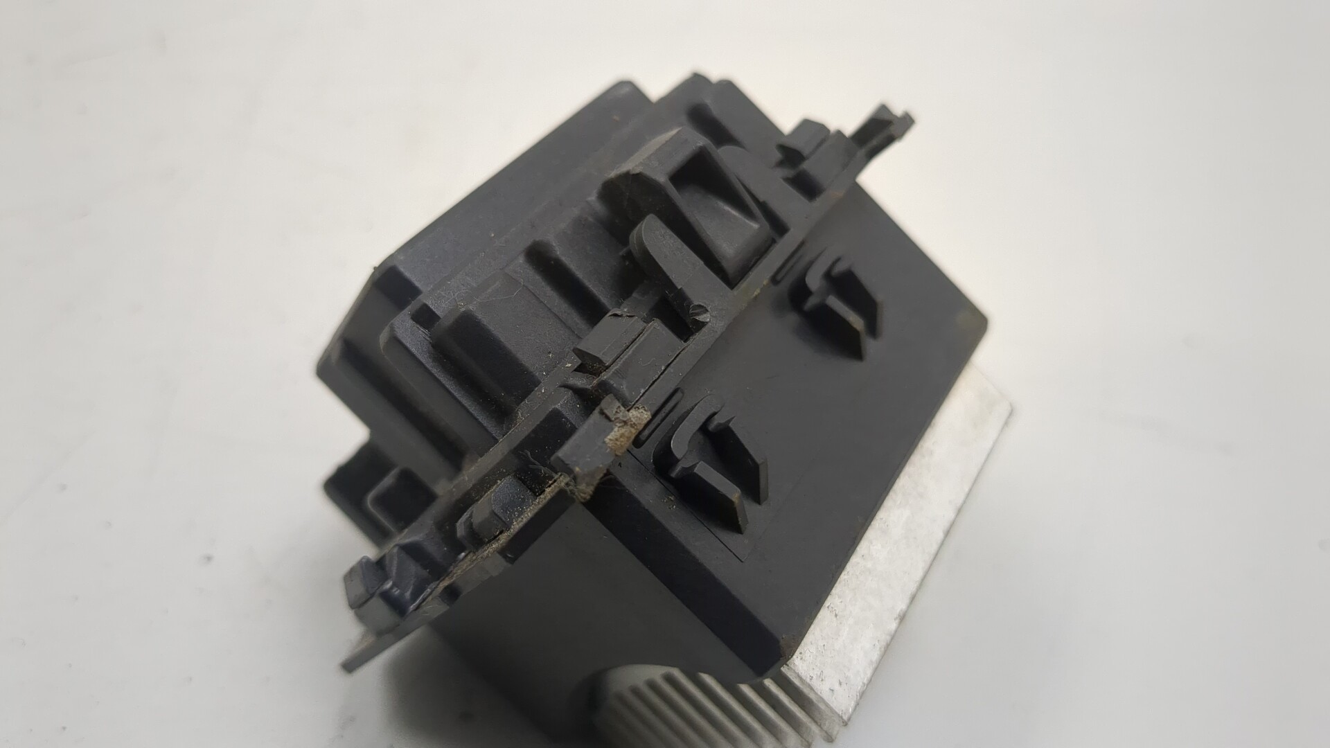 Резистор отопителя