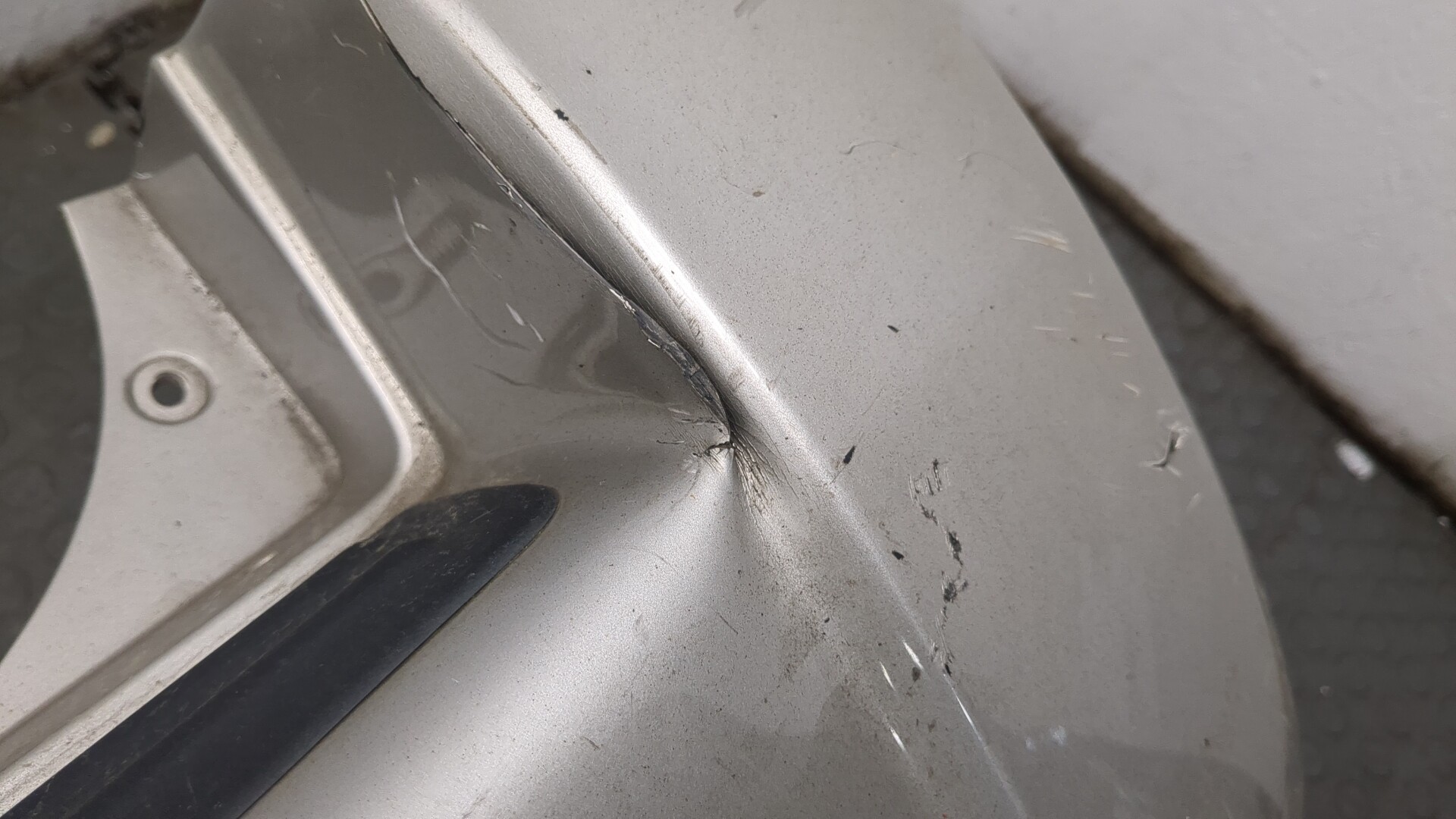 Бампер задний