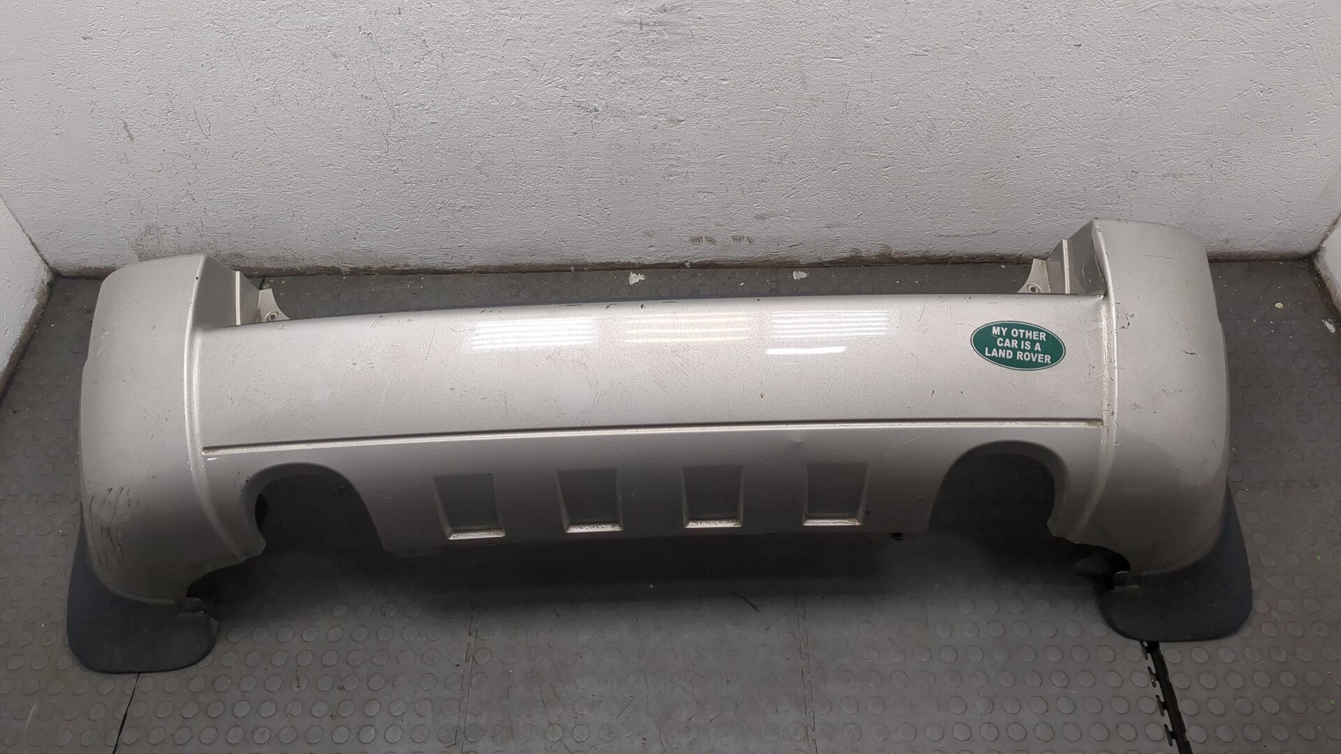 Бампер задний