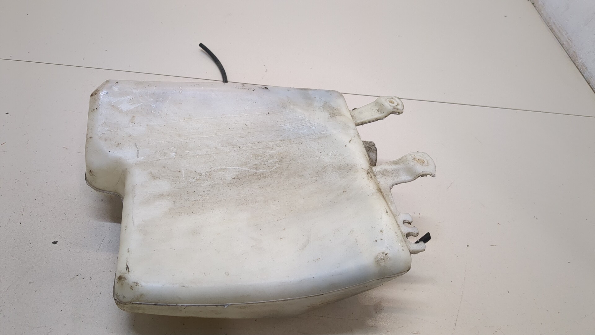 Бачок омывателя лобового стекла