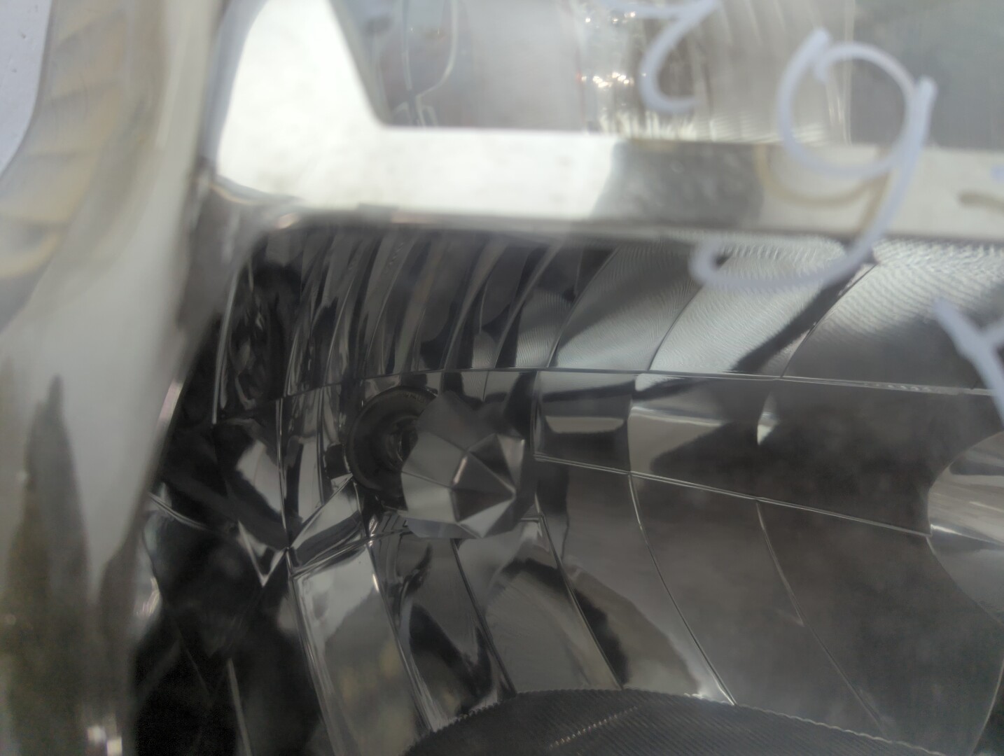 Фара правая