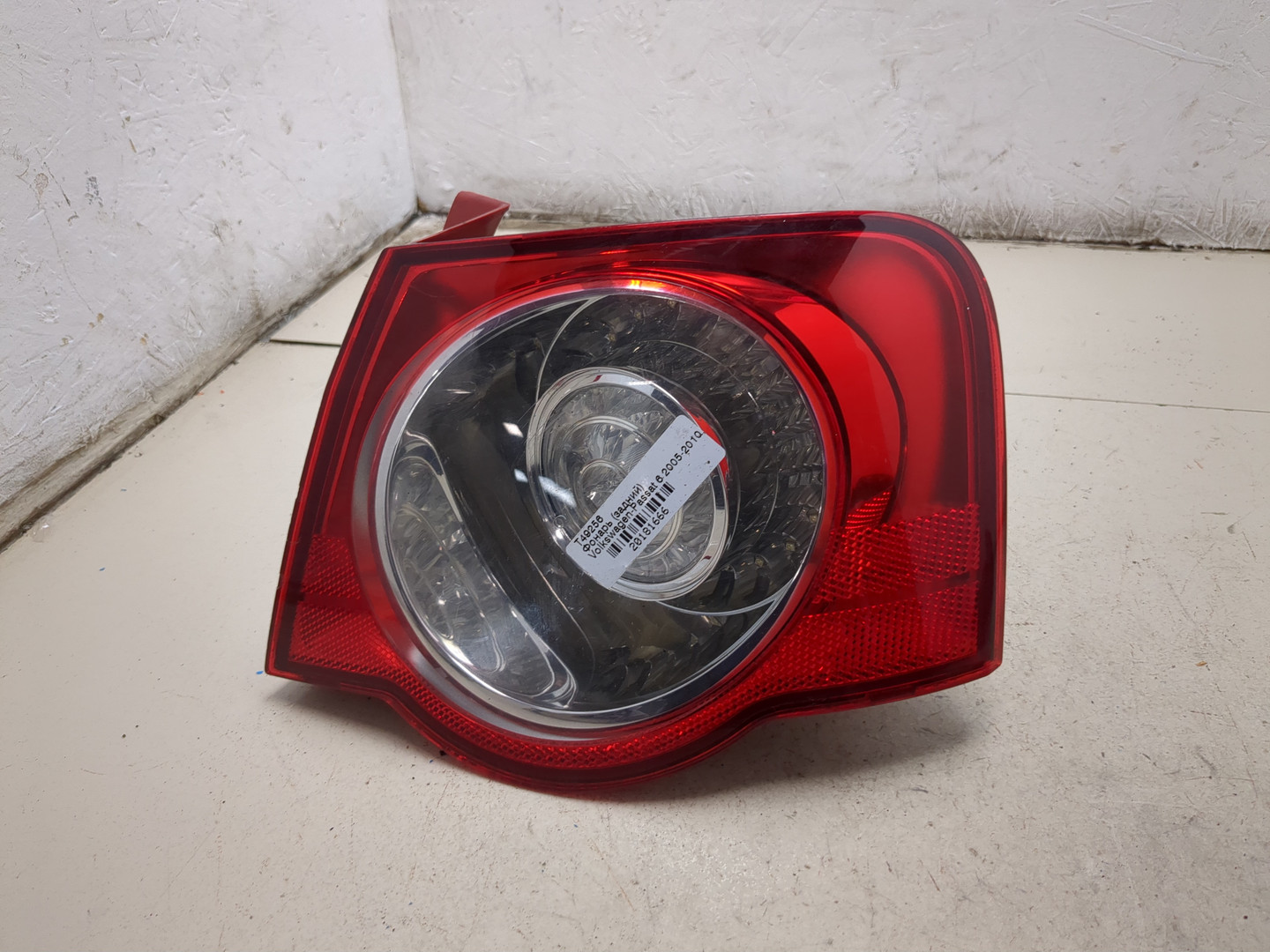 Фонарь задний правый