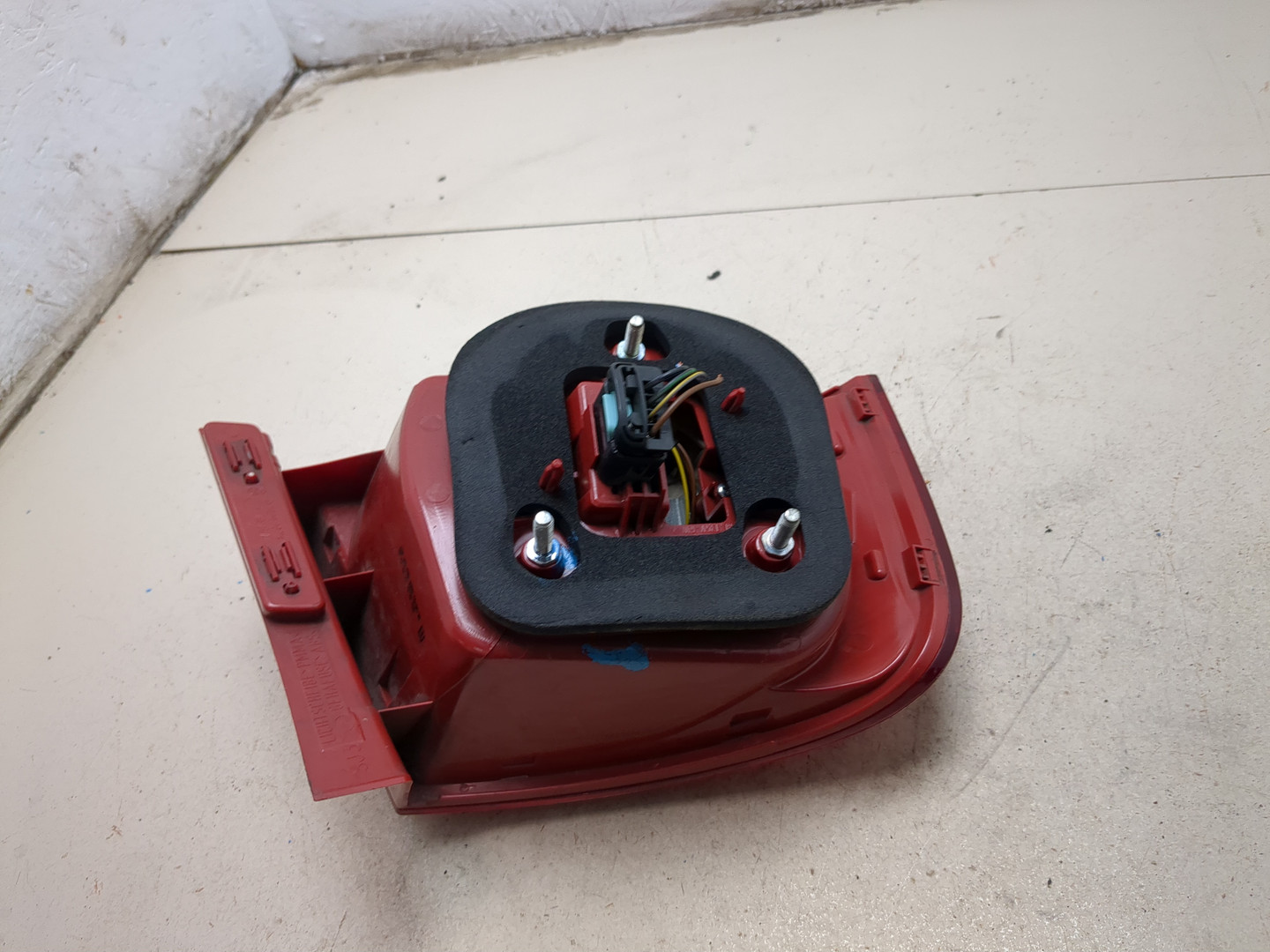 Фонарь задний правый