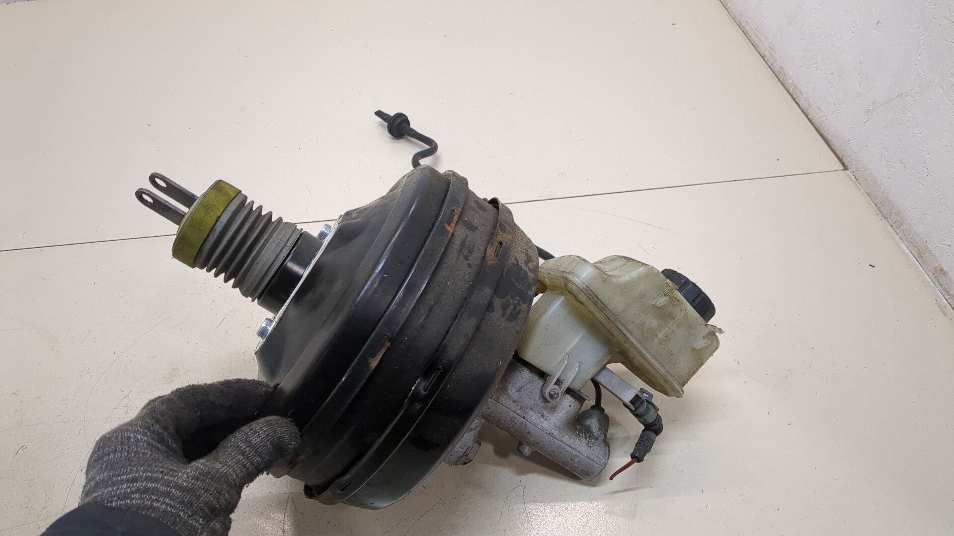 Цилиндр тормозной главный