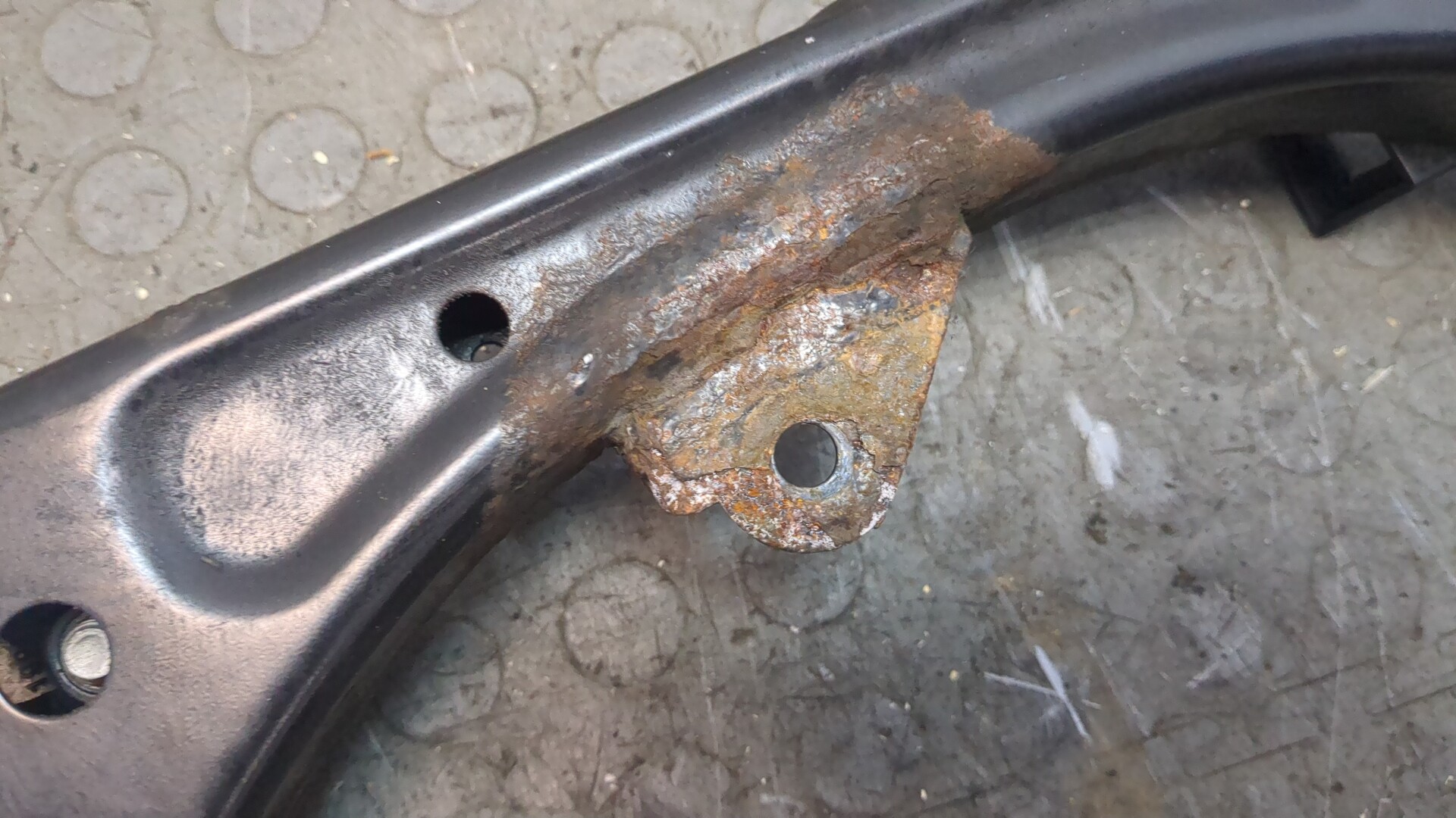 Балка подрадиаторная