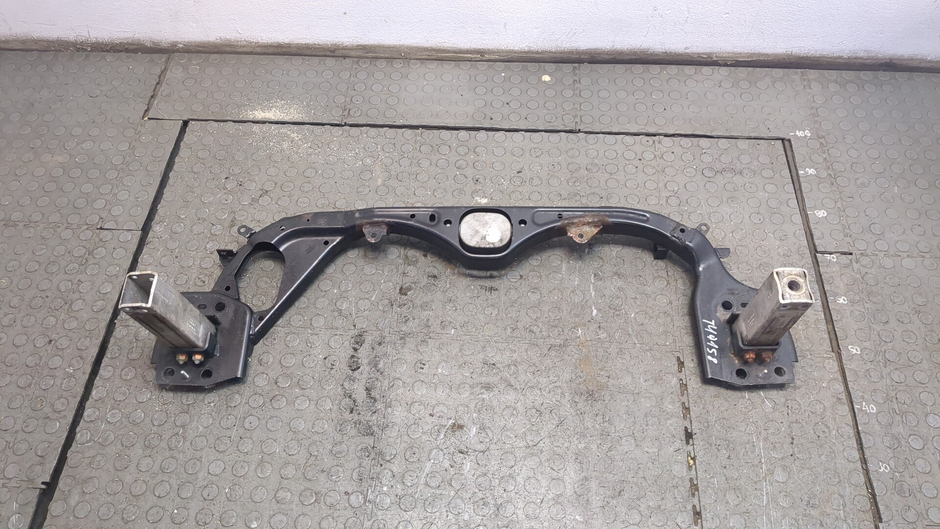 Балка подрадиаторная