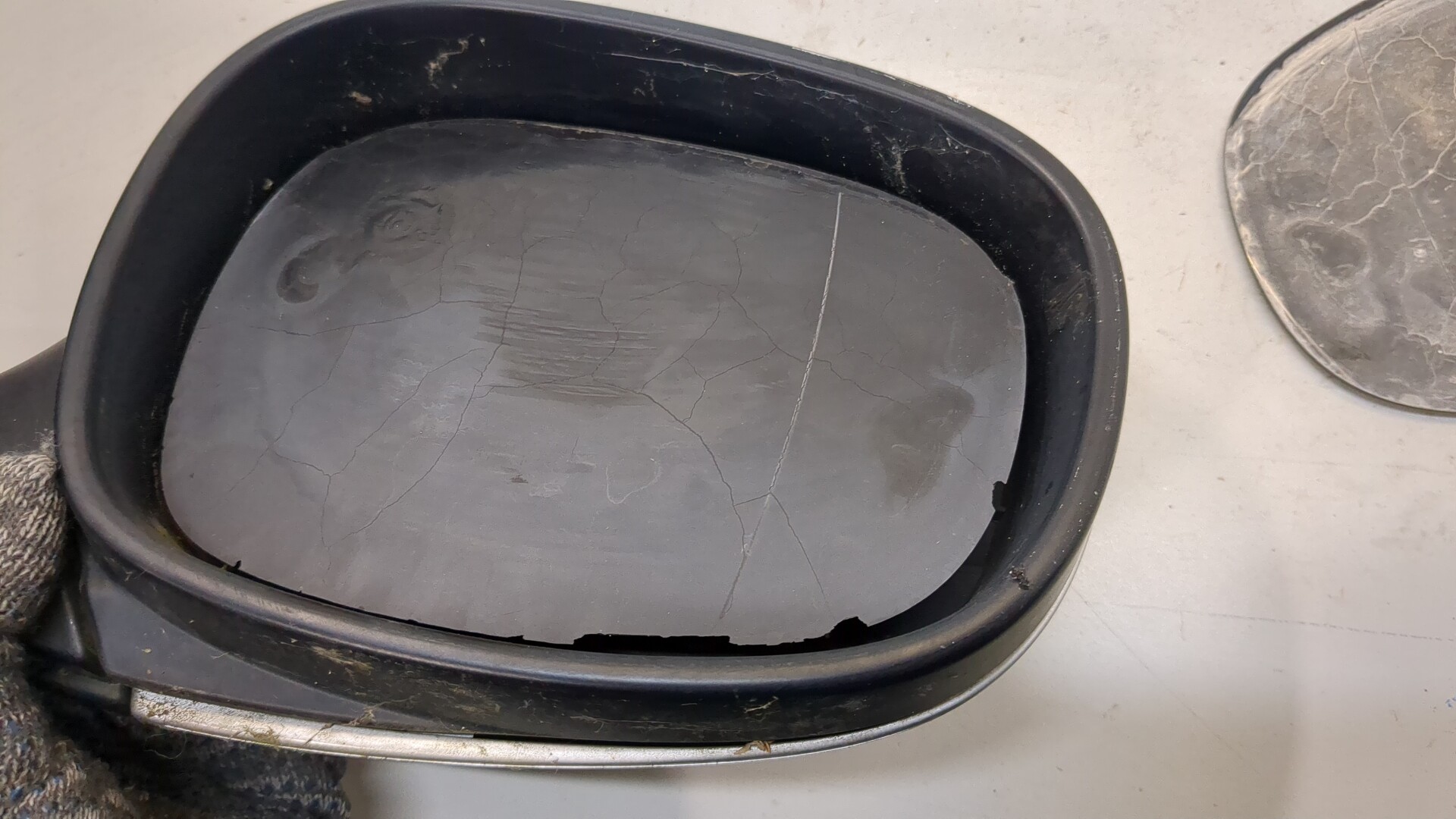 Зеркало правое электрическое