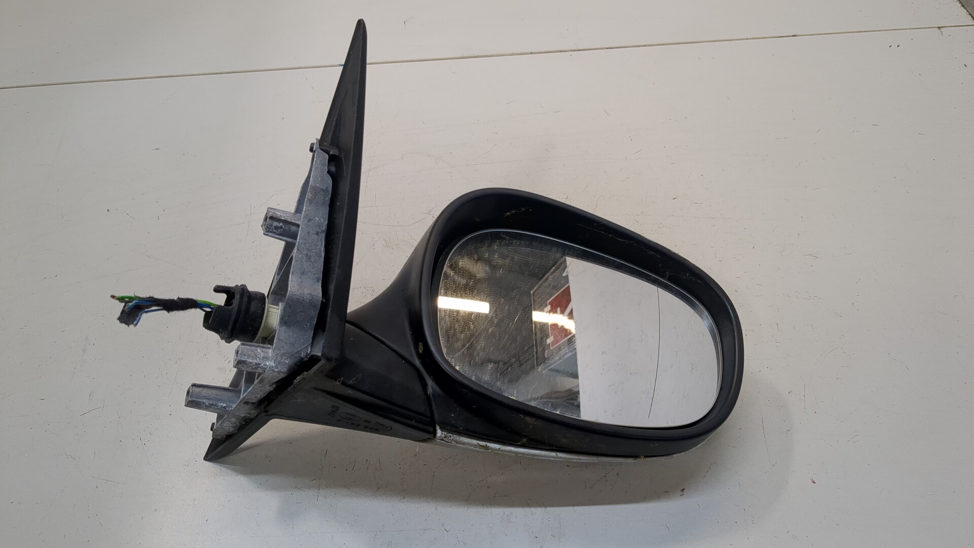 Зеркало правое электрическое