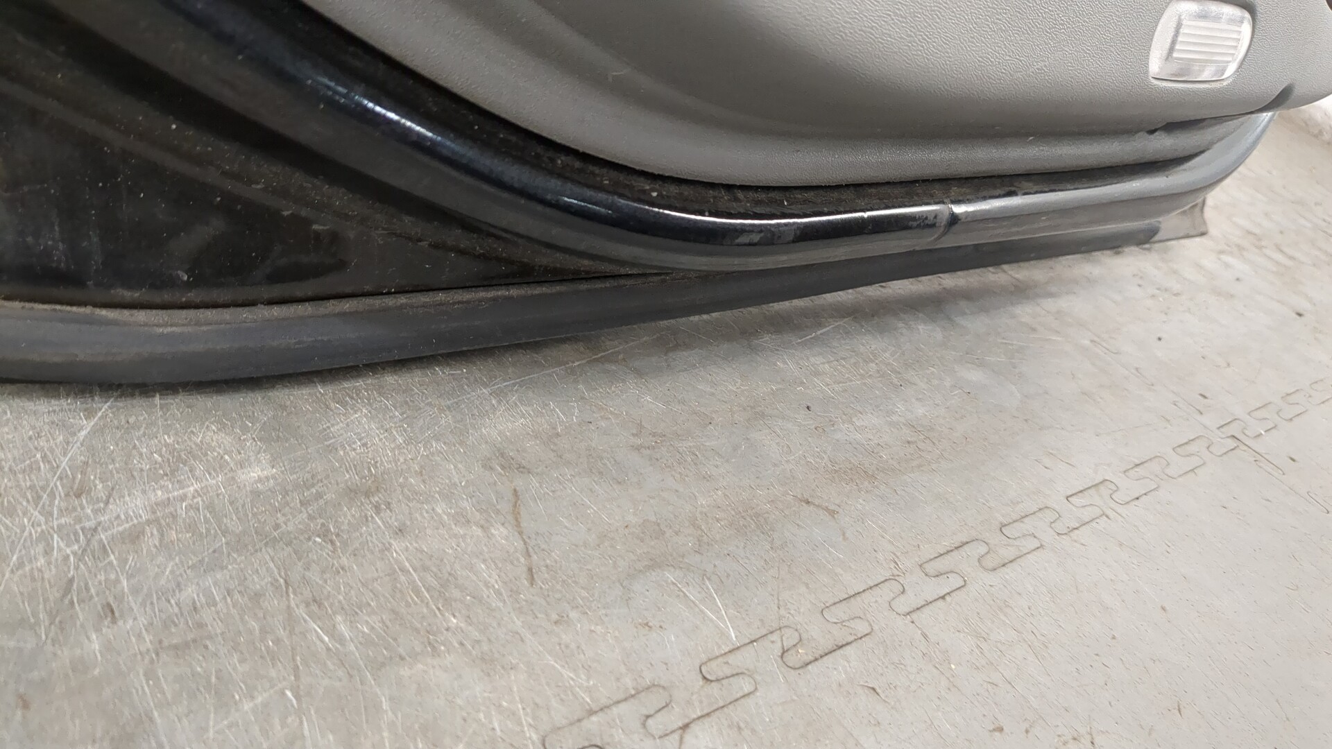 Дверь задняя левая