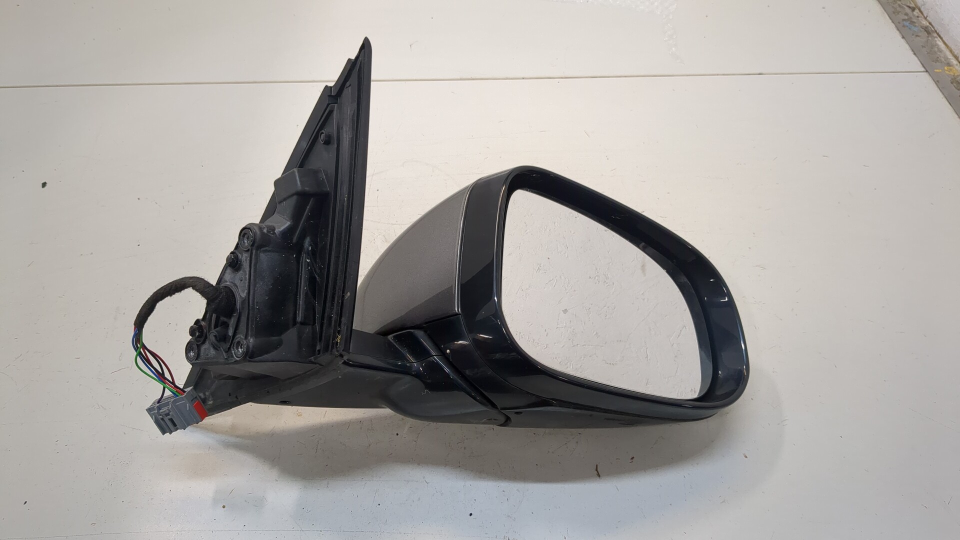 Зеркало правое электрическое