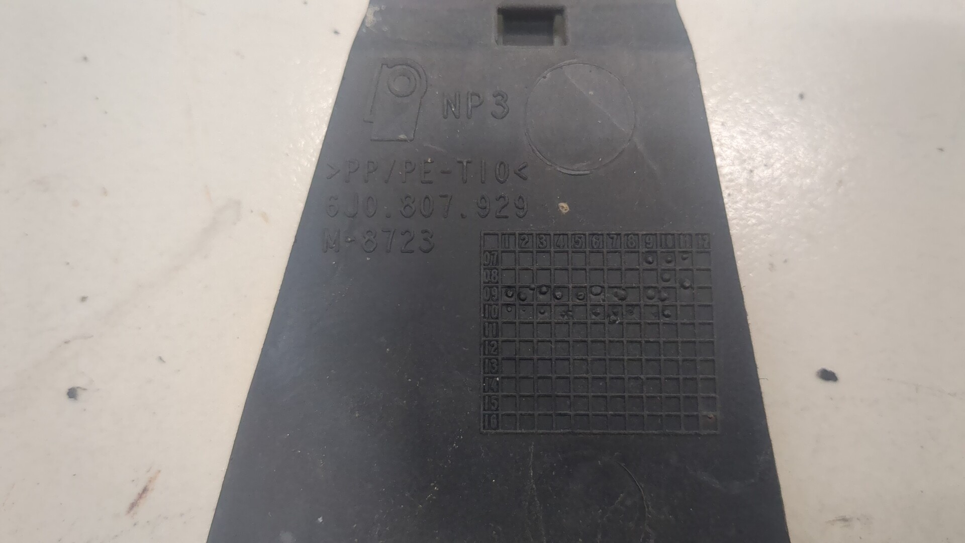 Кронштейн переднего бампера