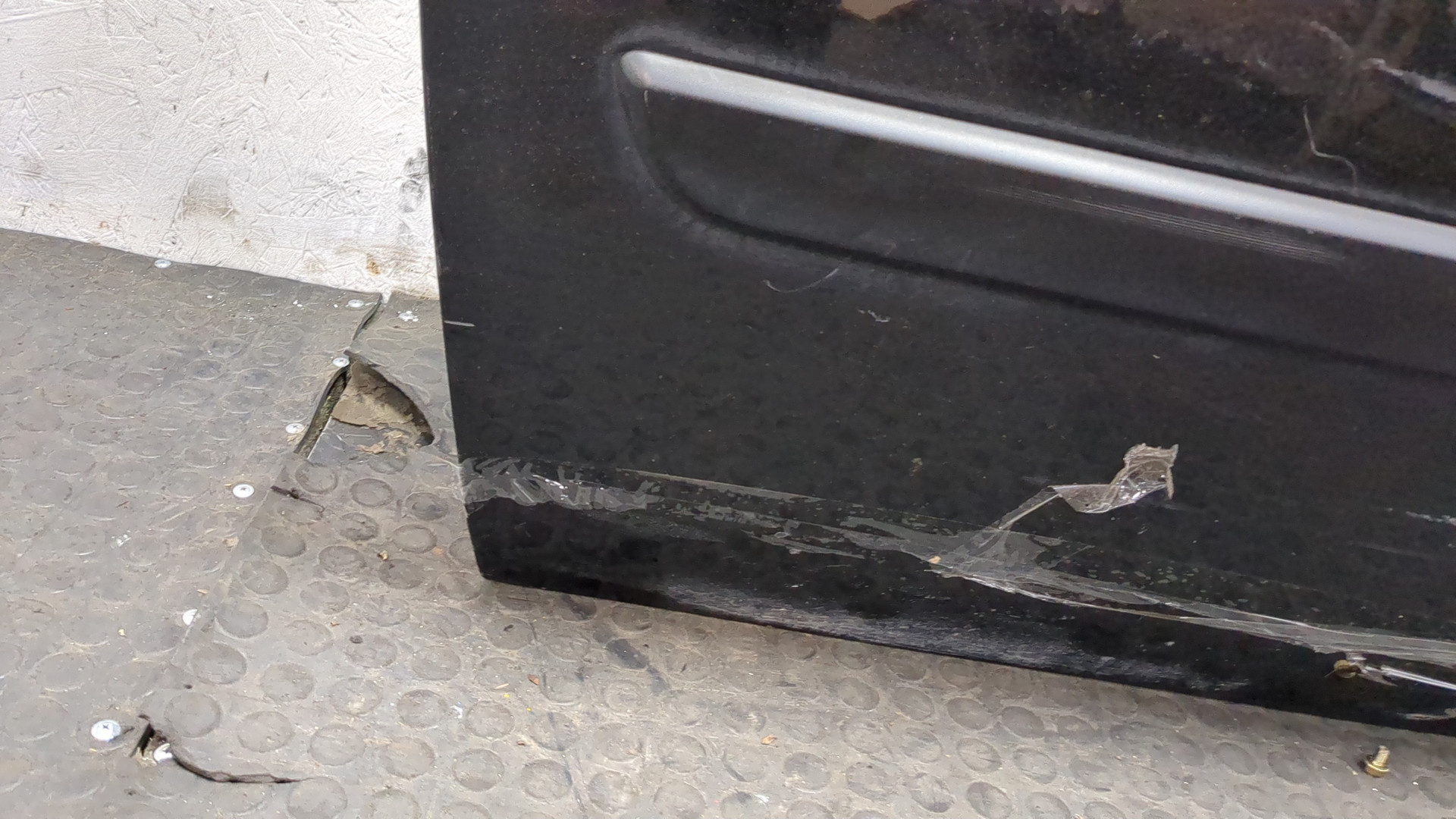 Дверь передняя левая