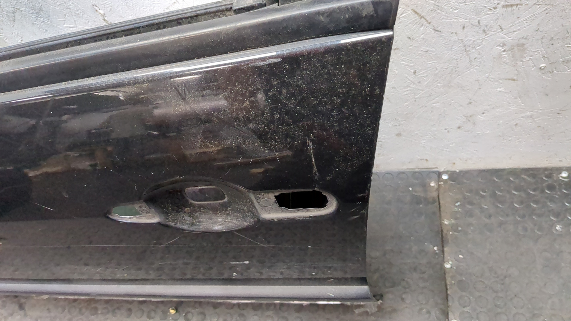 Дверь передняя левая