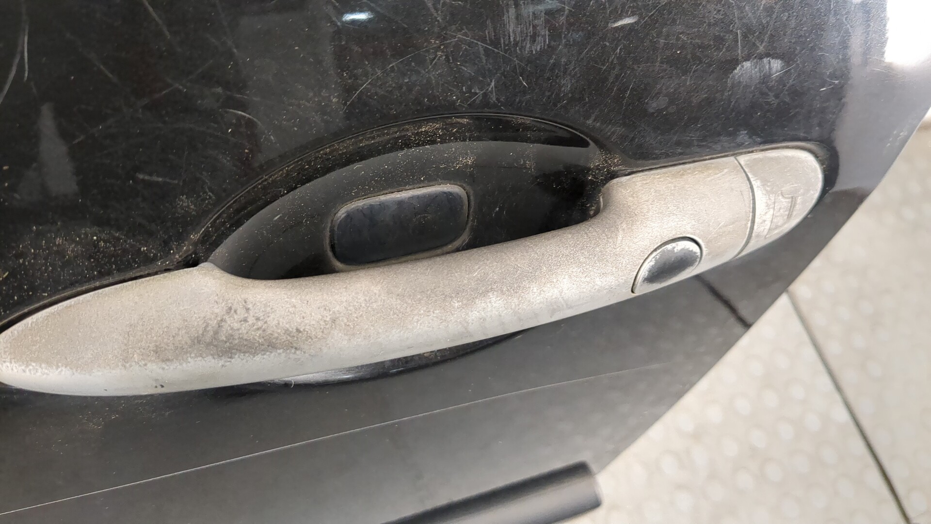 Дверь передняя левая