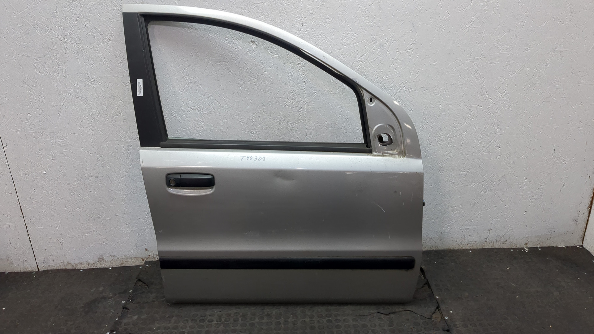 Дверь передняя правая