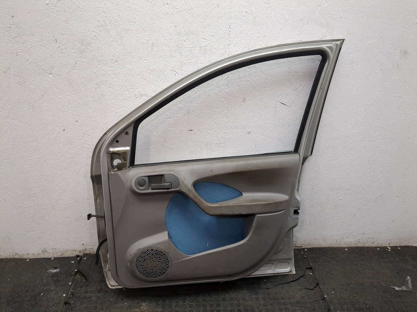 Дверь передняя правая