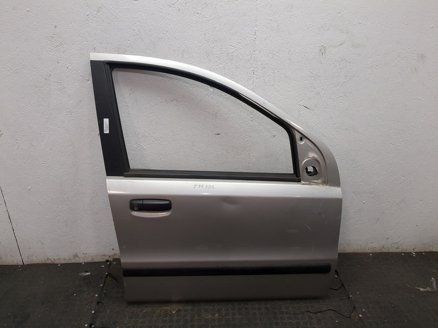 Дверь передняя правая