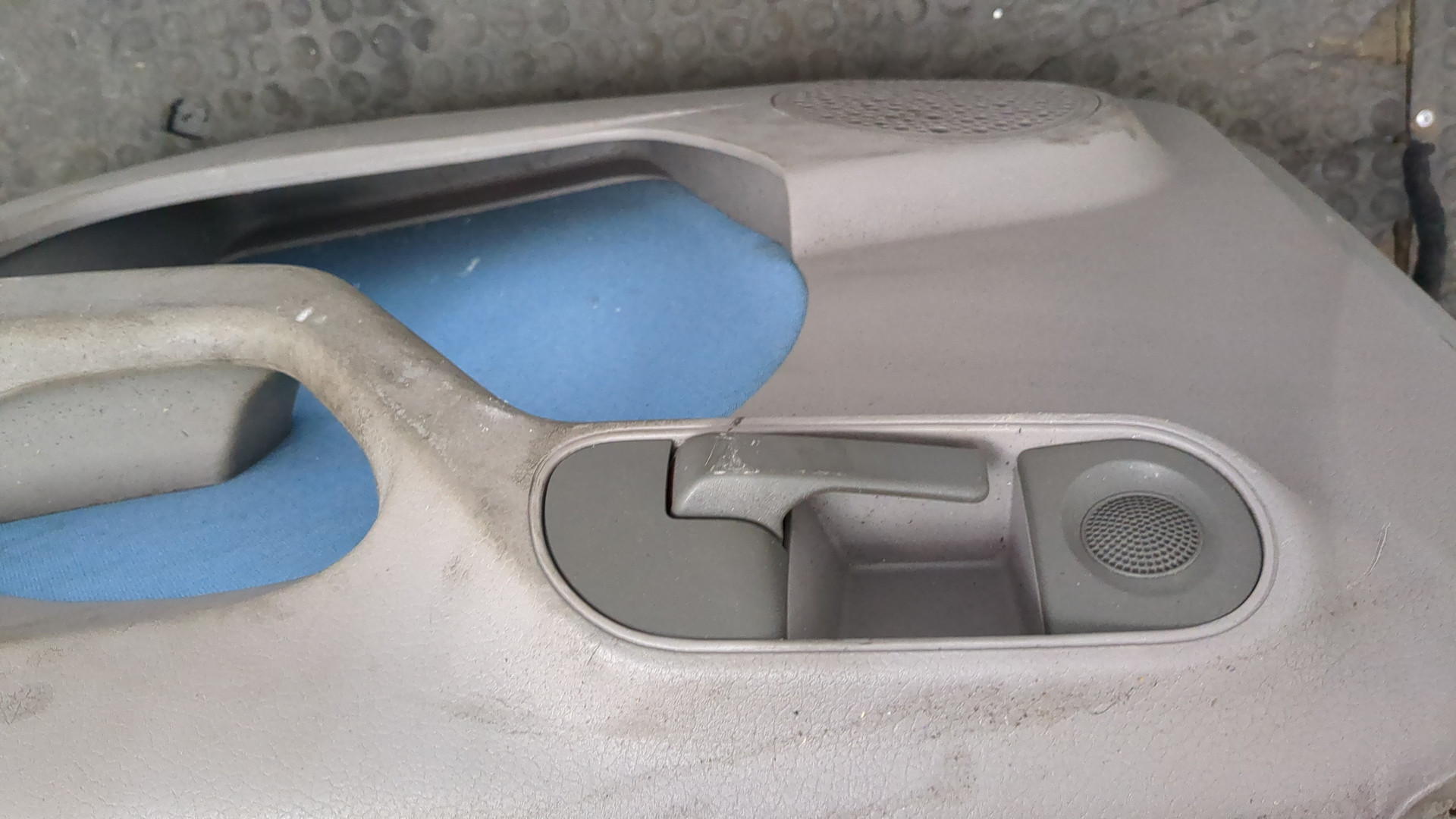 Дверь передняя правая