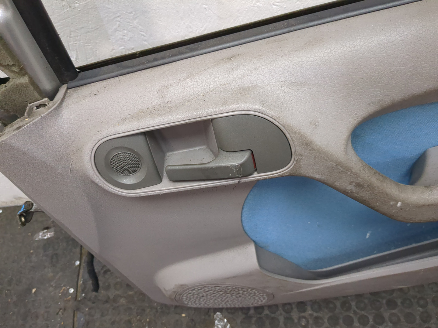 Дверь передняя правая