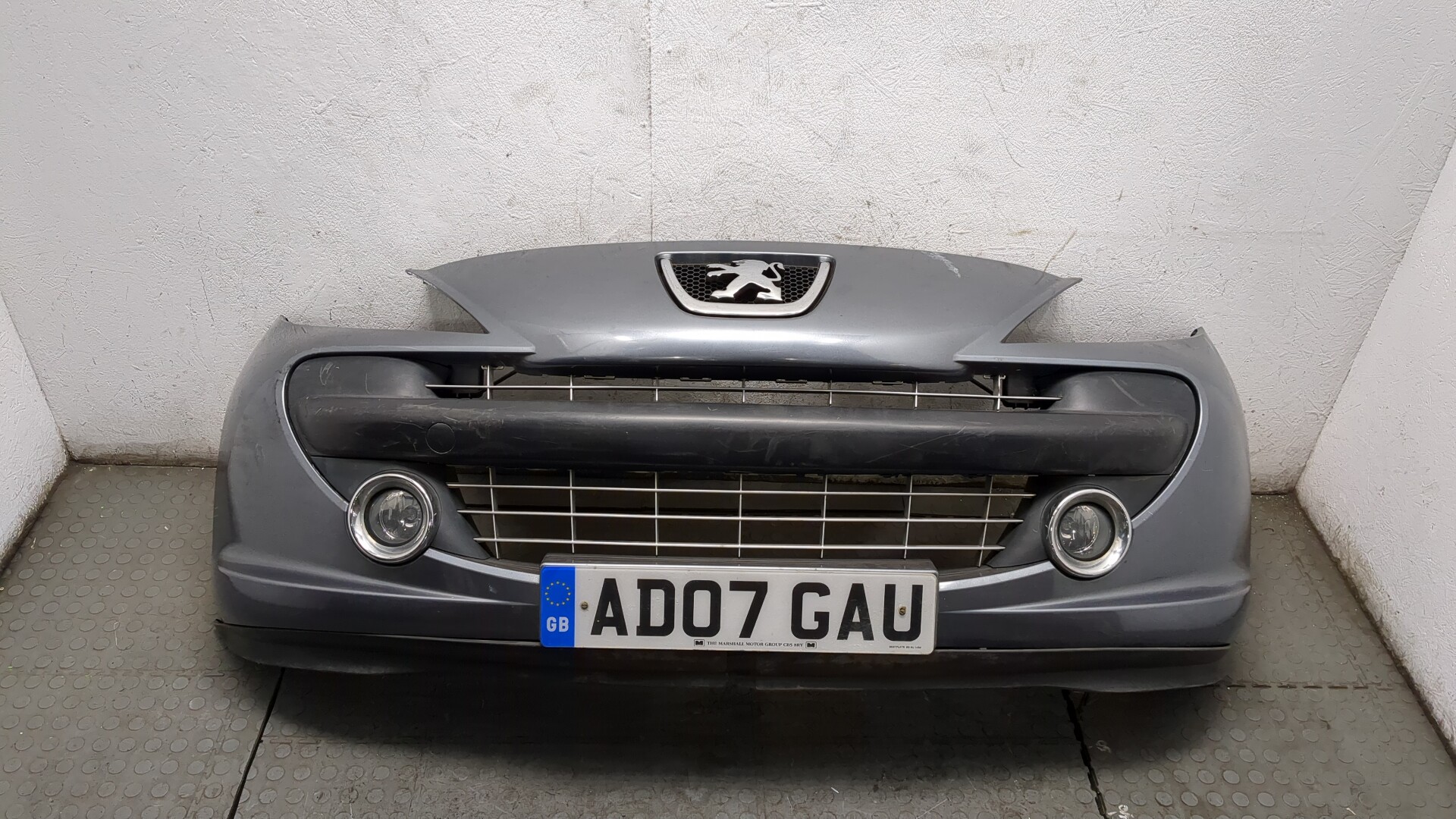 Бампер передний