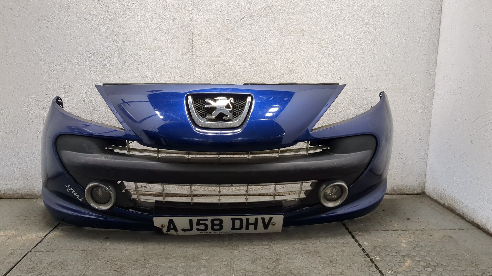 Бампер передний