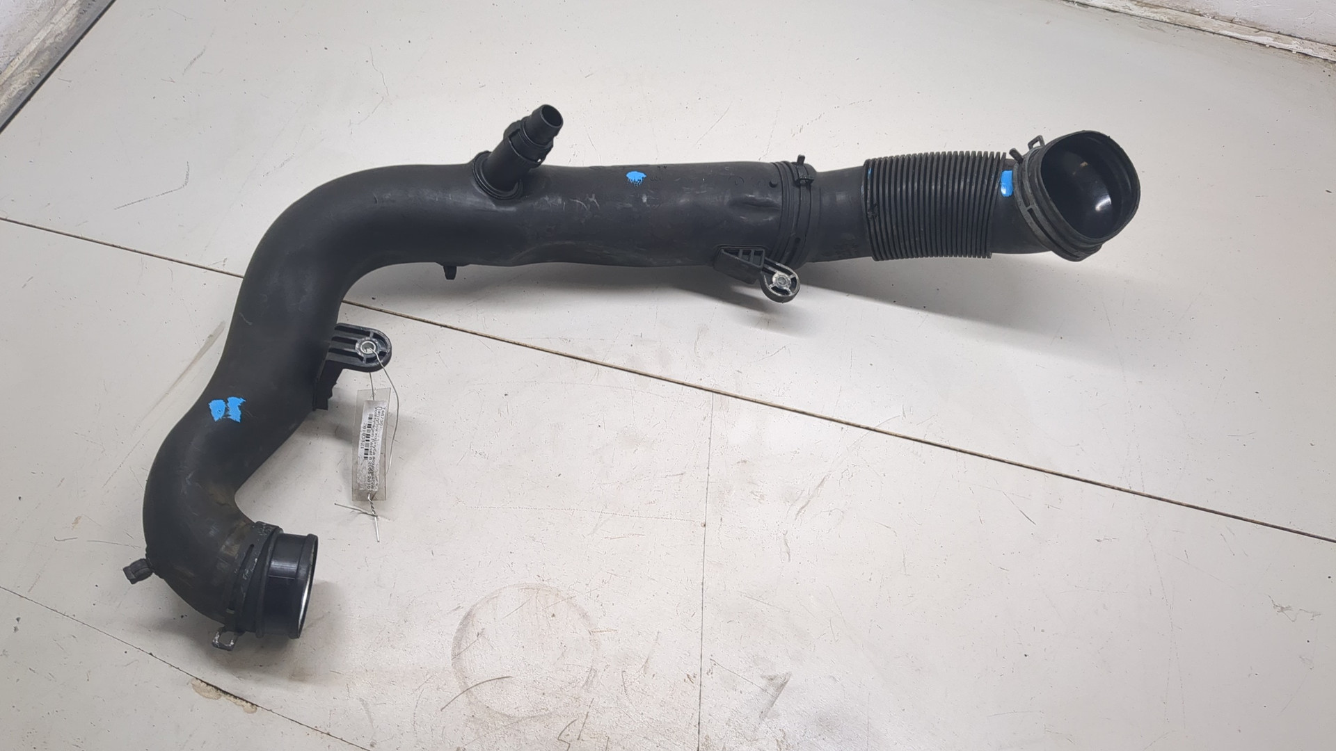 Патрубок воздушного фильтра