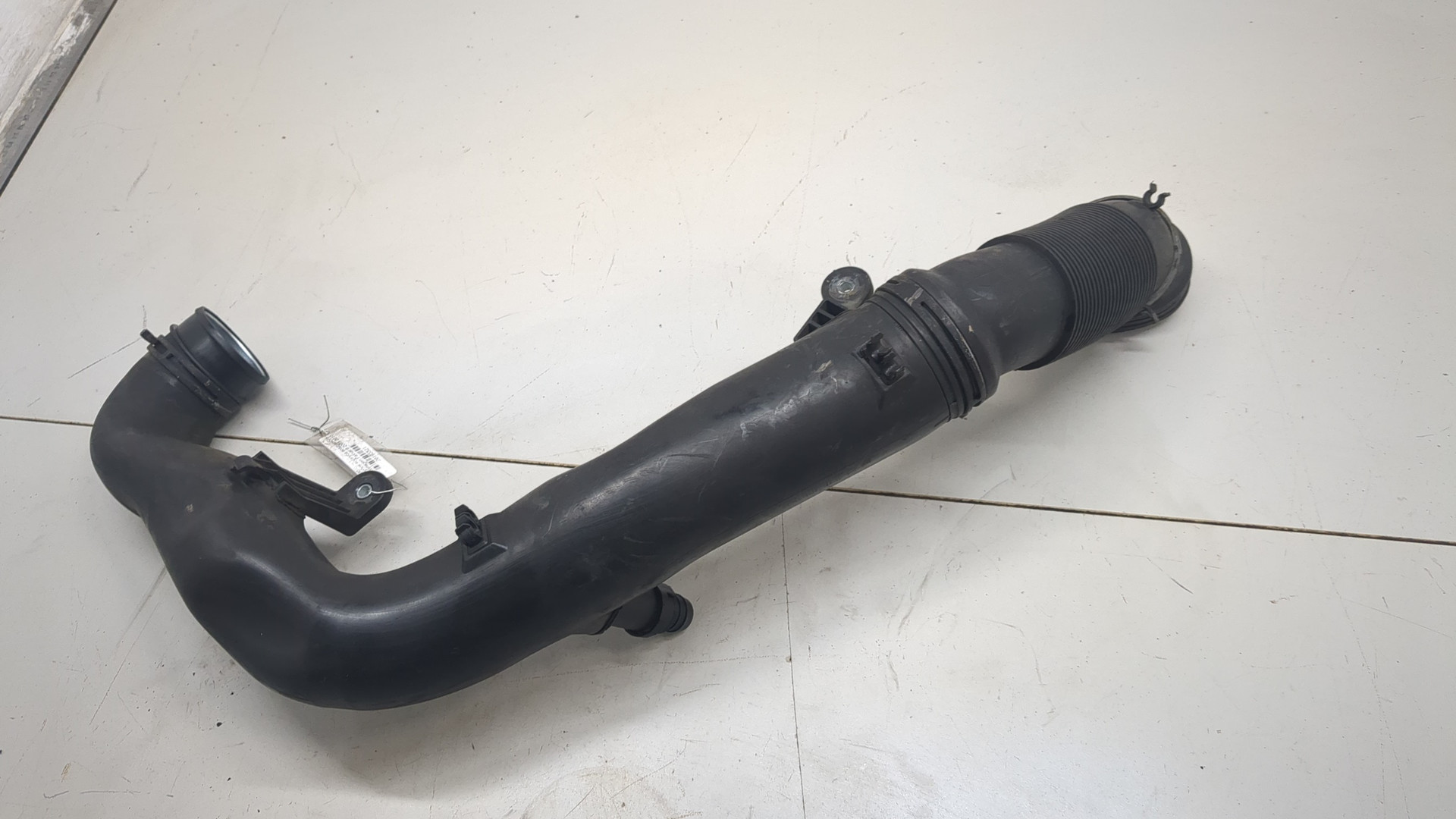 Патрубок воздушного фильтра