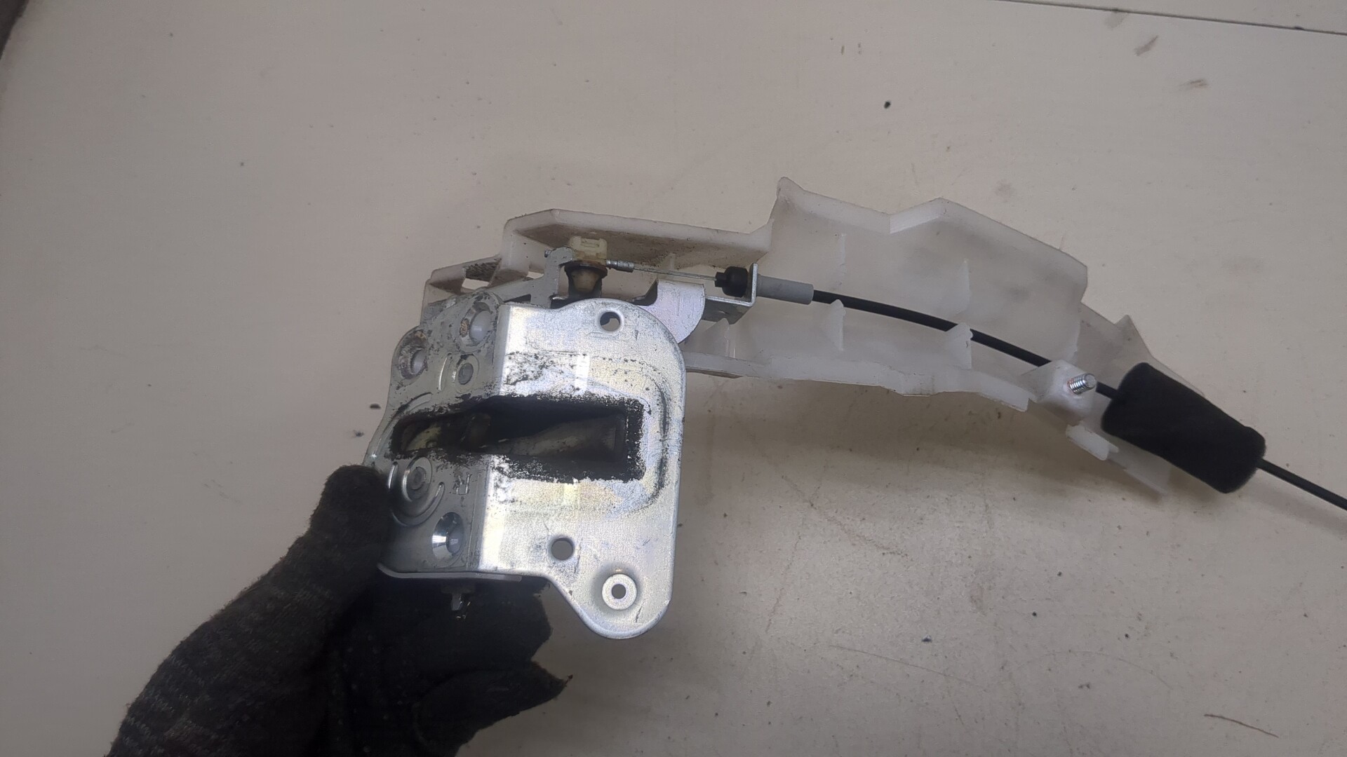 Замок двери сдвижной