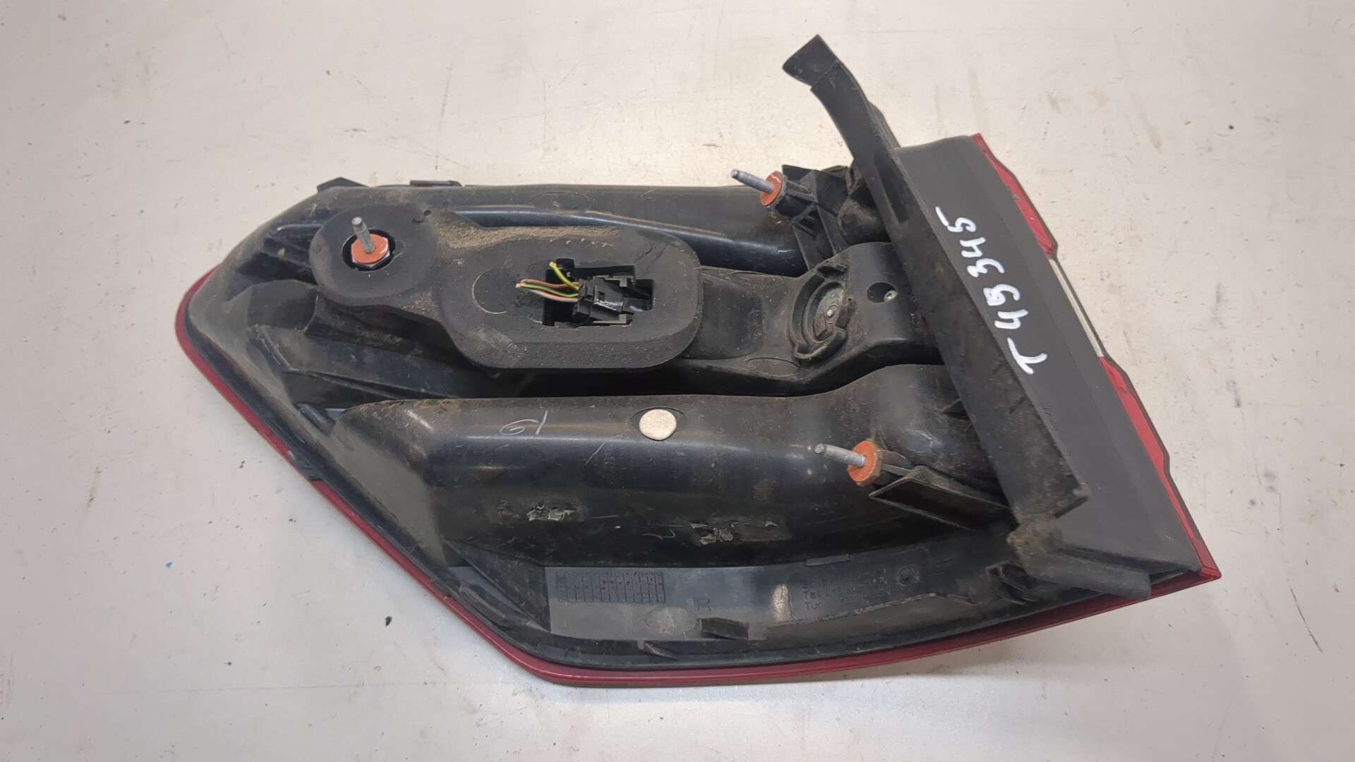 Фонарь задний правый