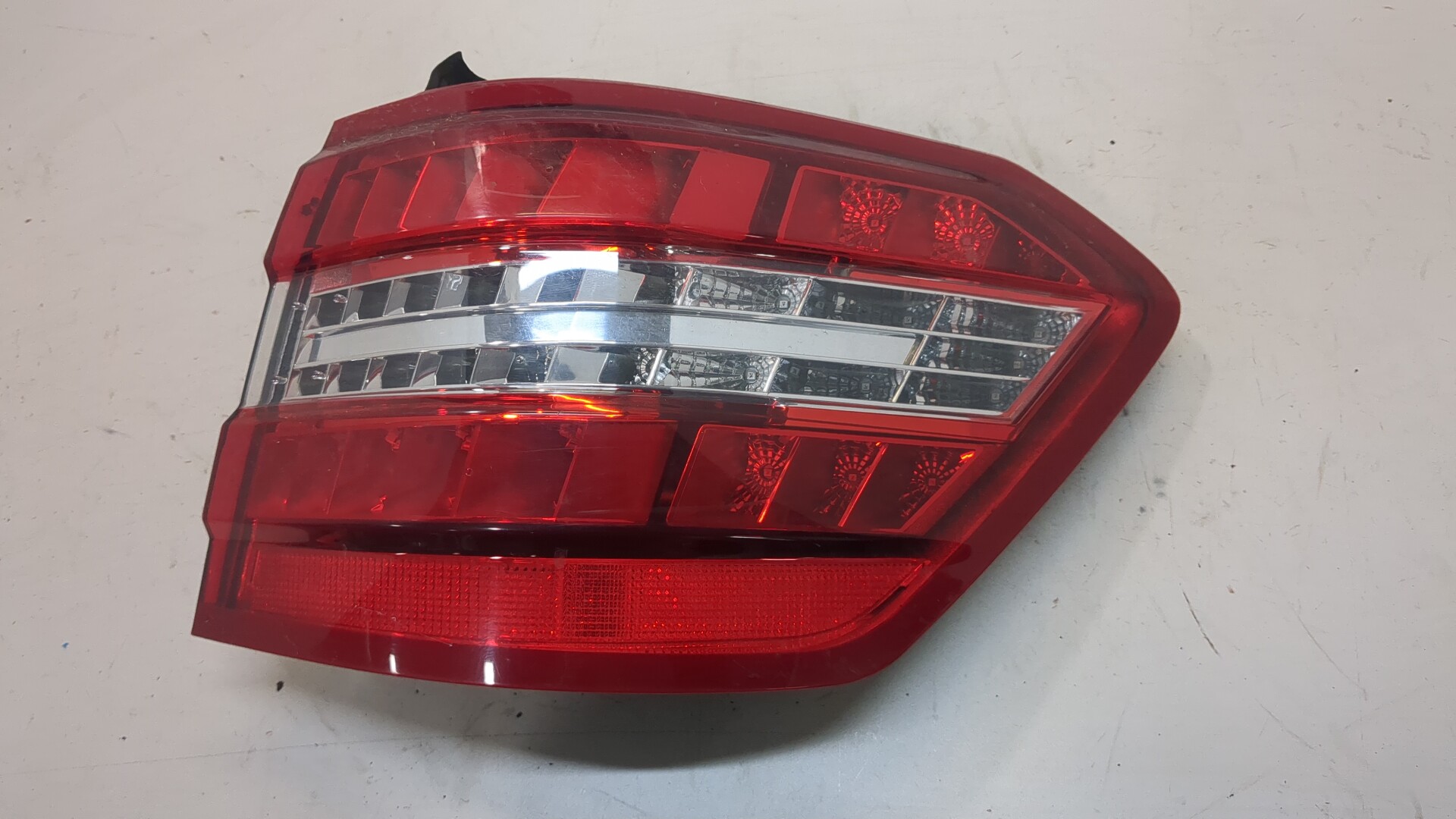 Фонарь задний правый