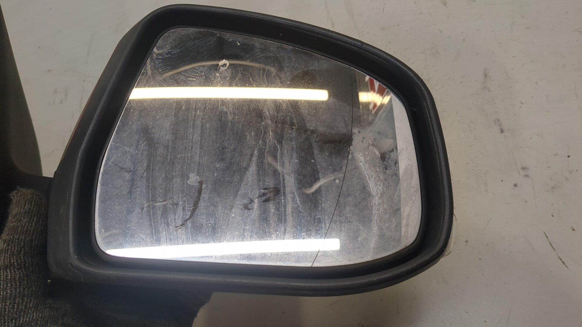 Зеркало правое электрическое