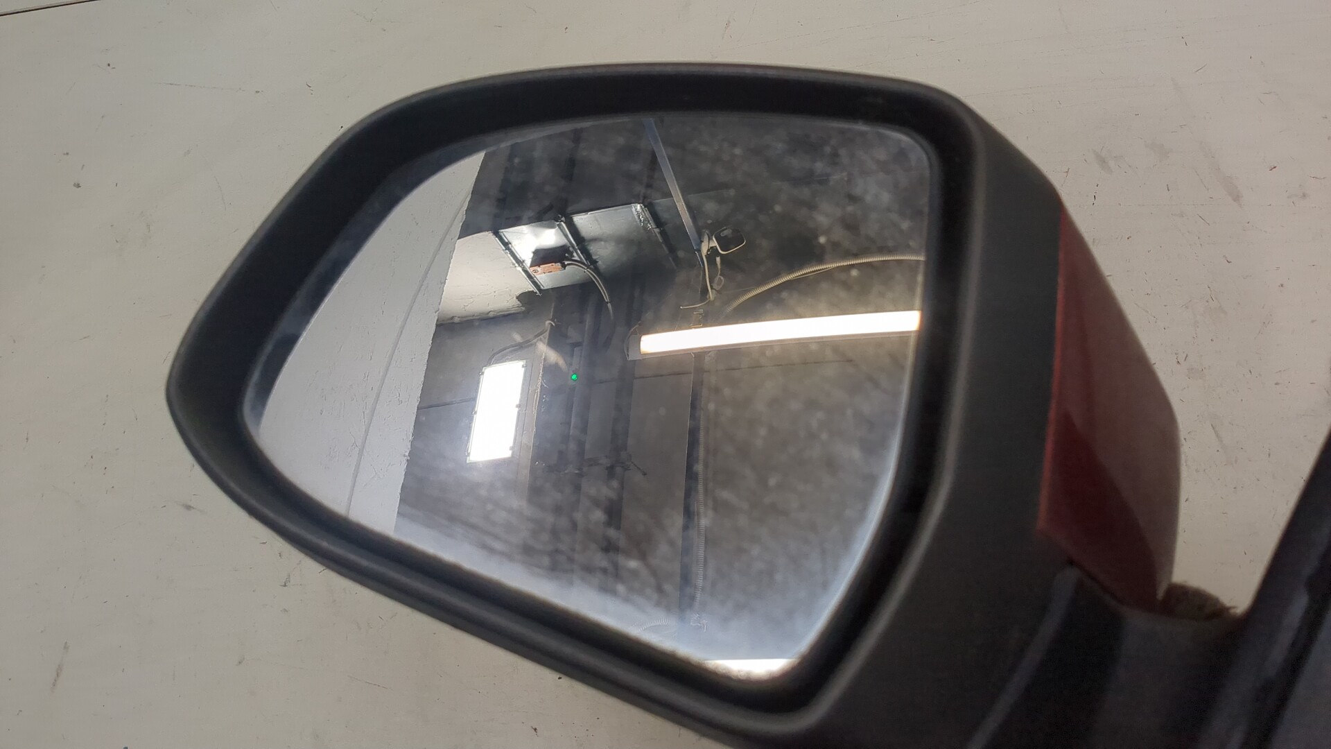 Зеркало левое электрическое