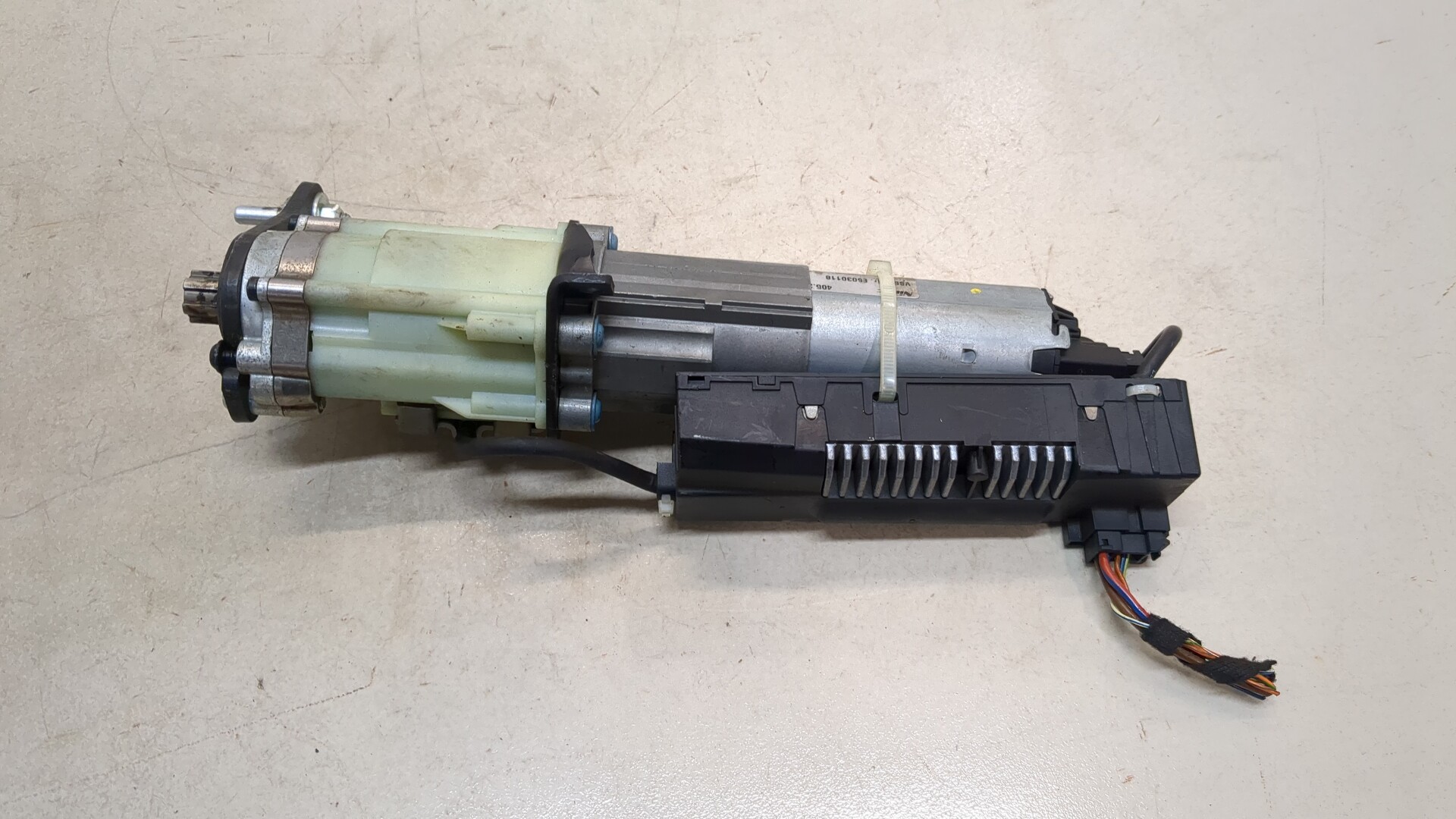 Активатор замка багажника