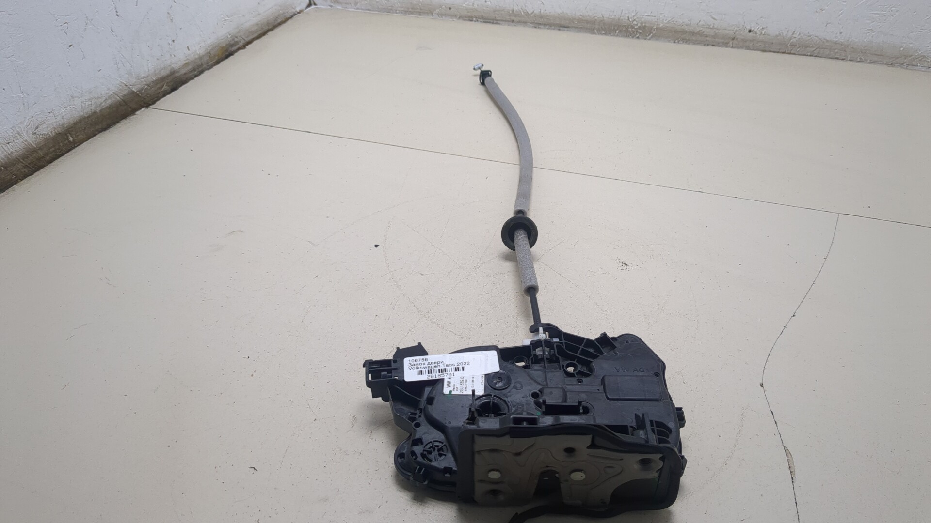 Замок двери задней левой